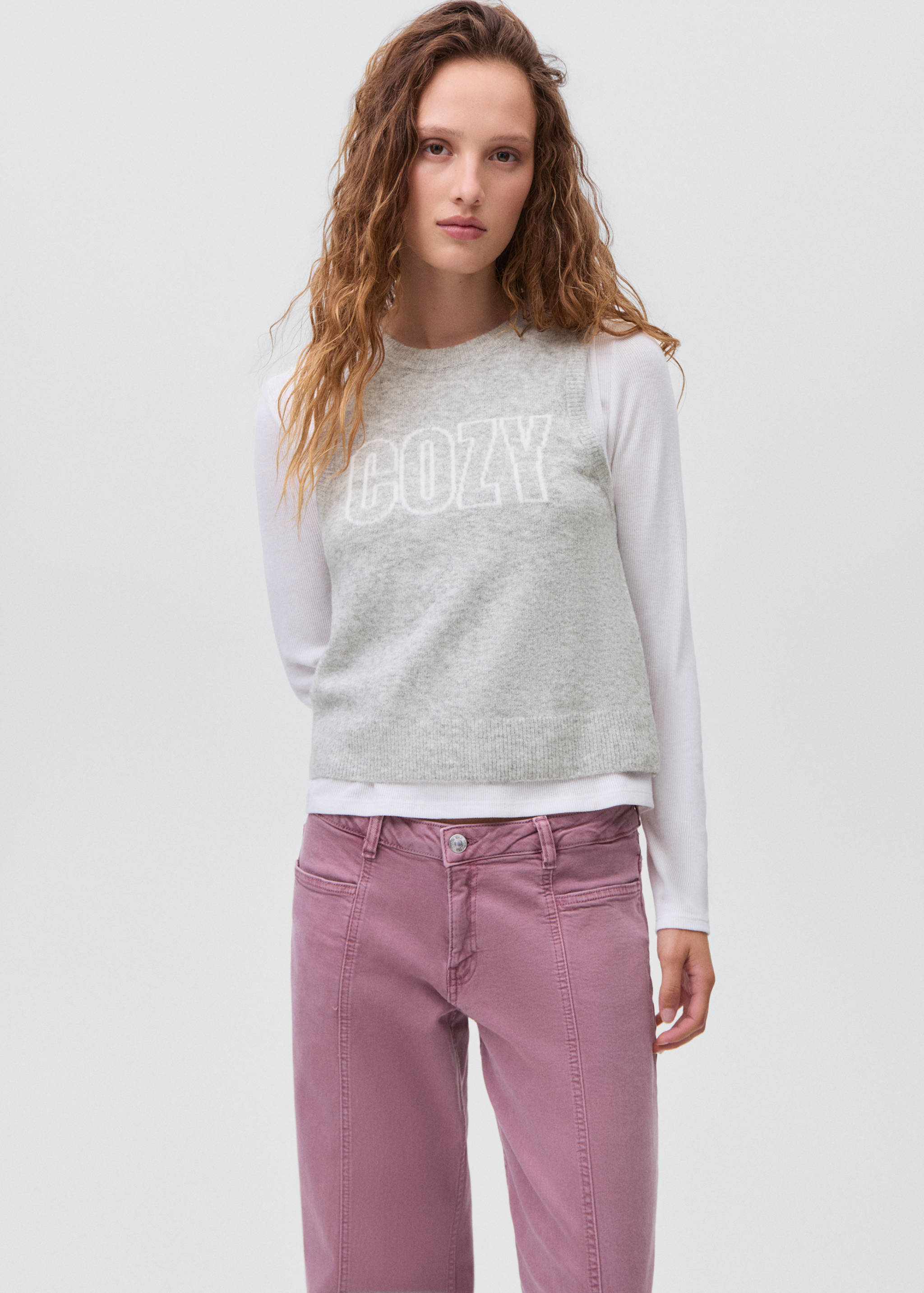 Embroidered knitted vest - Medium plane