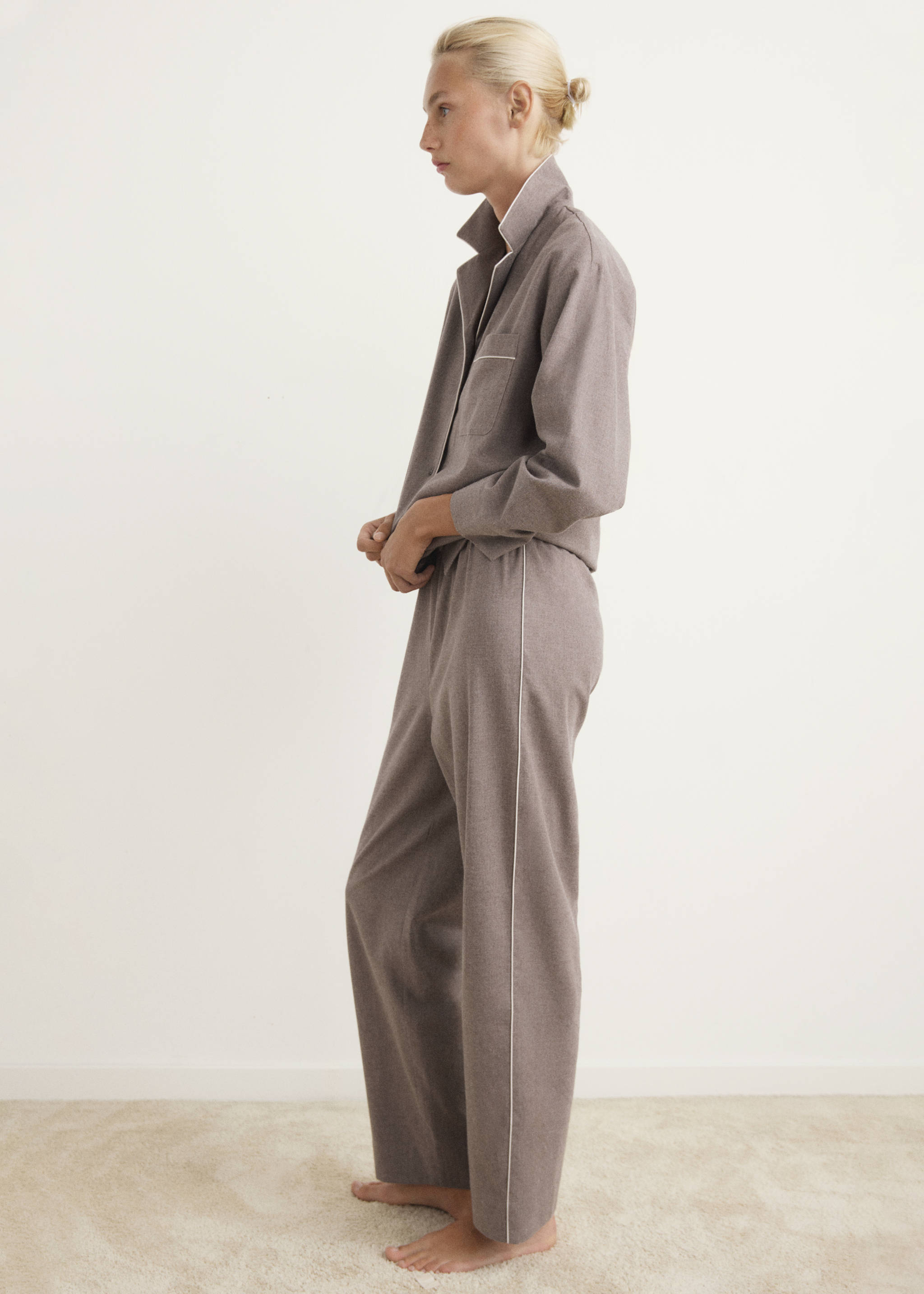 Cotton flannel trousers with contrasting piping - General plane