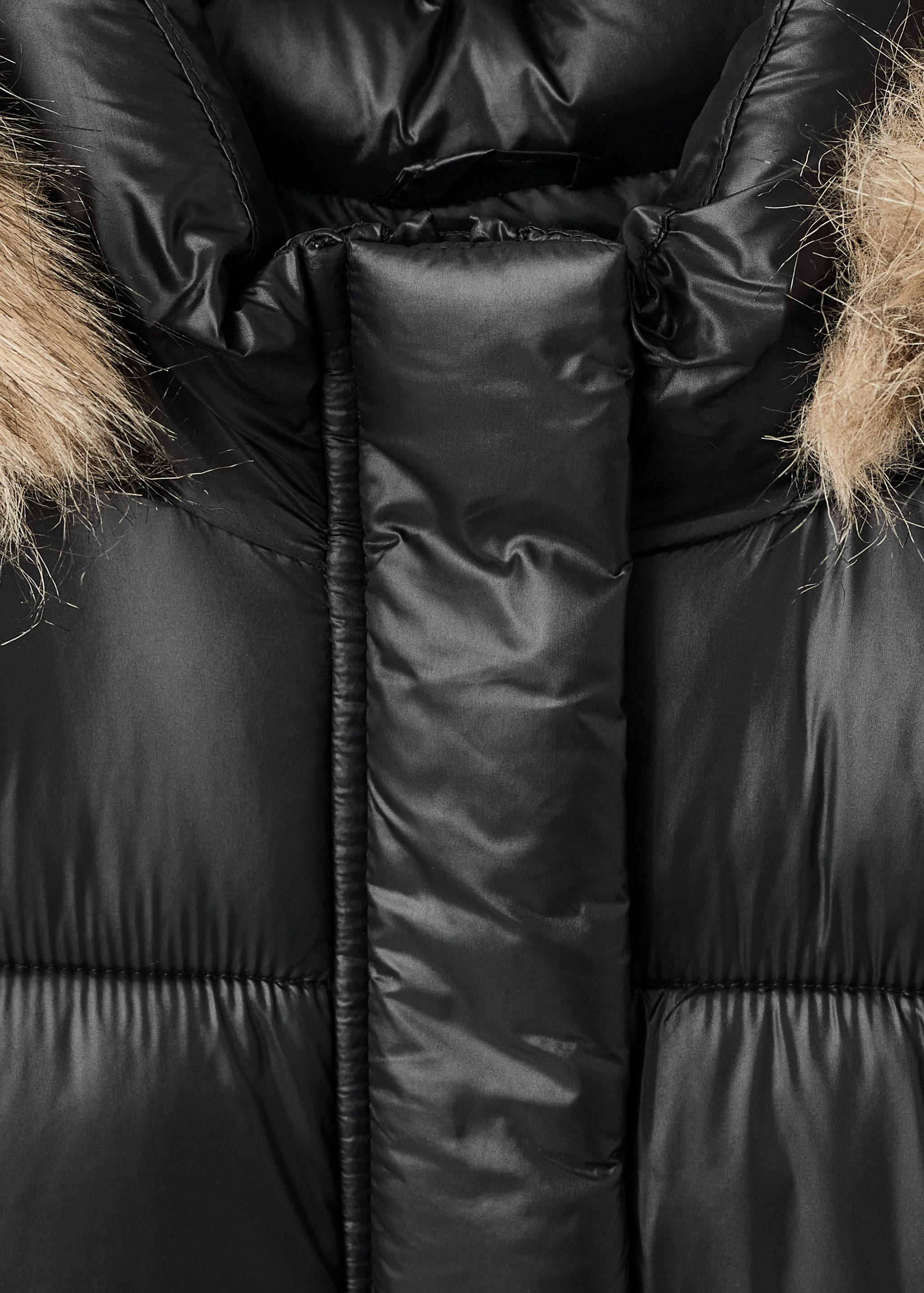 Large anorak with fur-effect hood - Details of the article 8