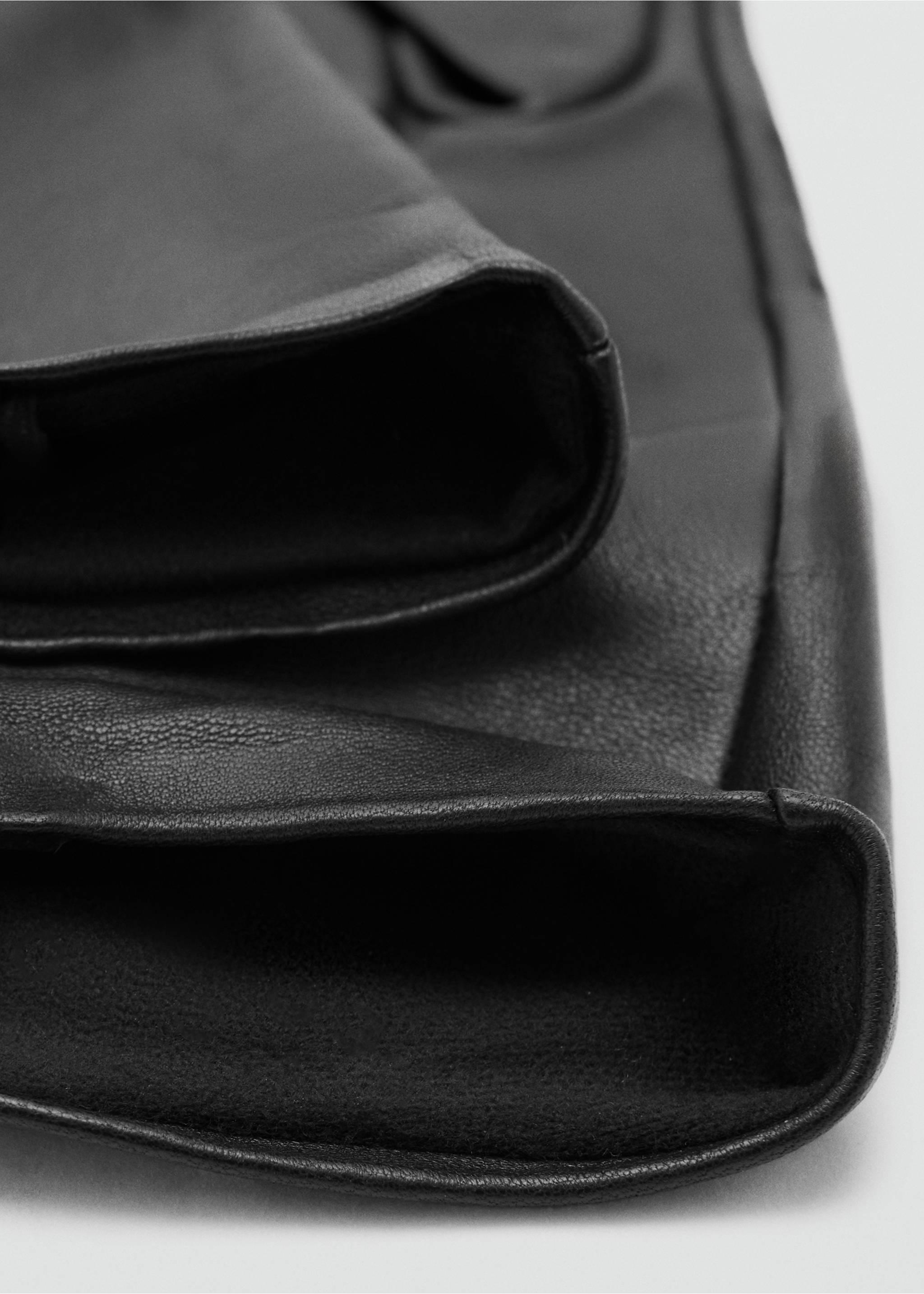 Gants longs en cuir - Plan moyen, Noir. Ref: 17017772-00.