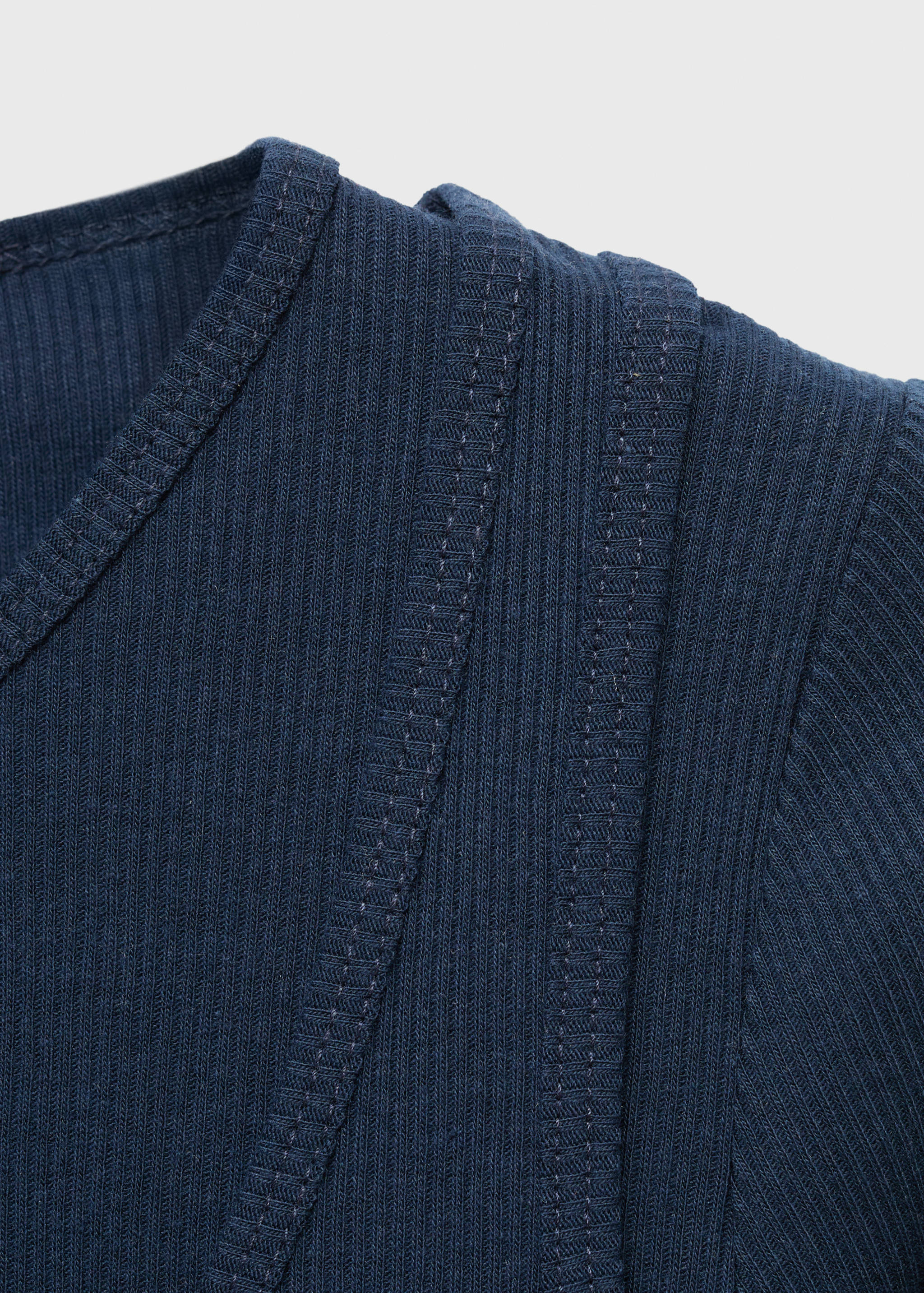 Double-layered T-shirt - Details of the article 8