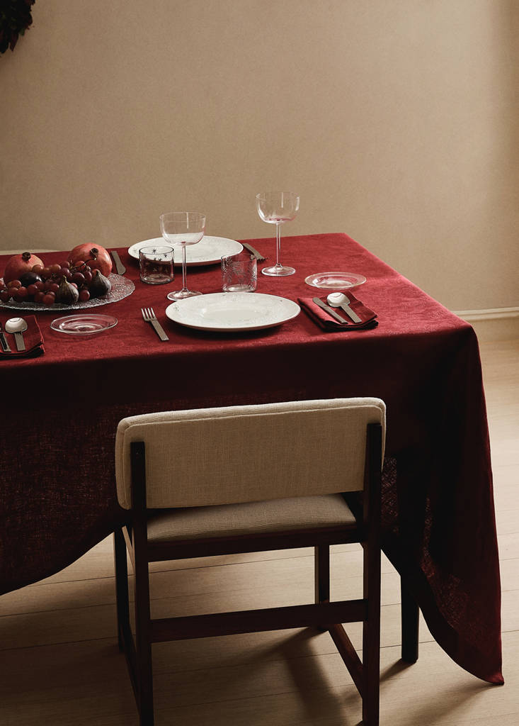 MANGO HOME - Nappe en lin jacquard fleuri pour 8 à 10 convives rouge - 150x350cm