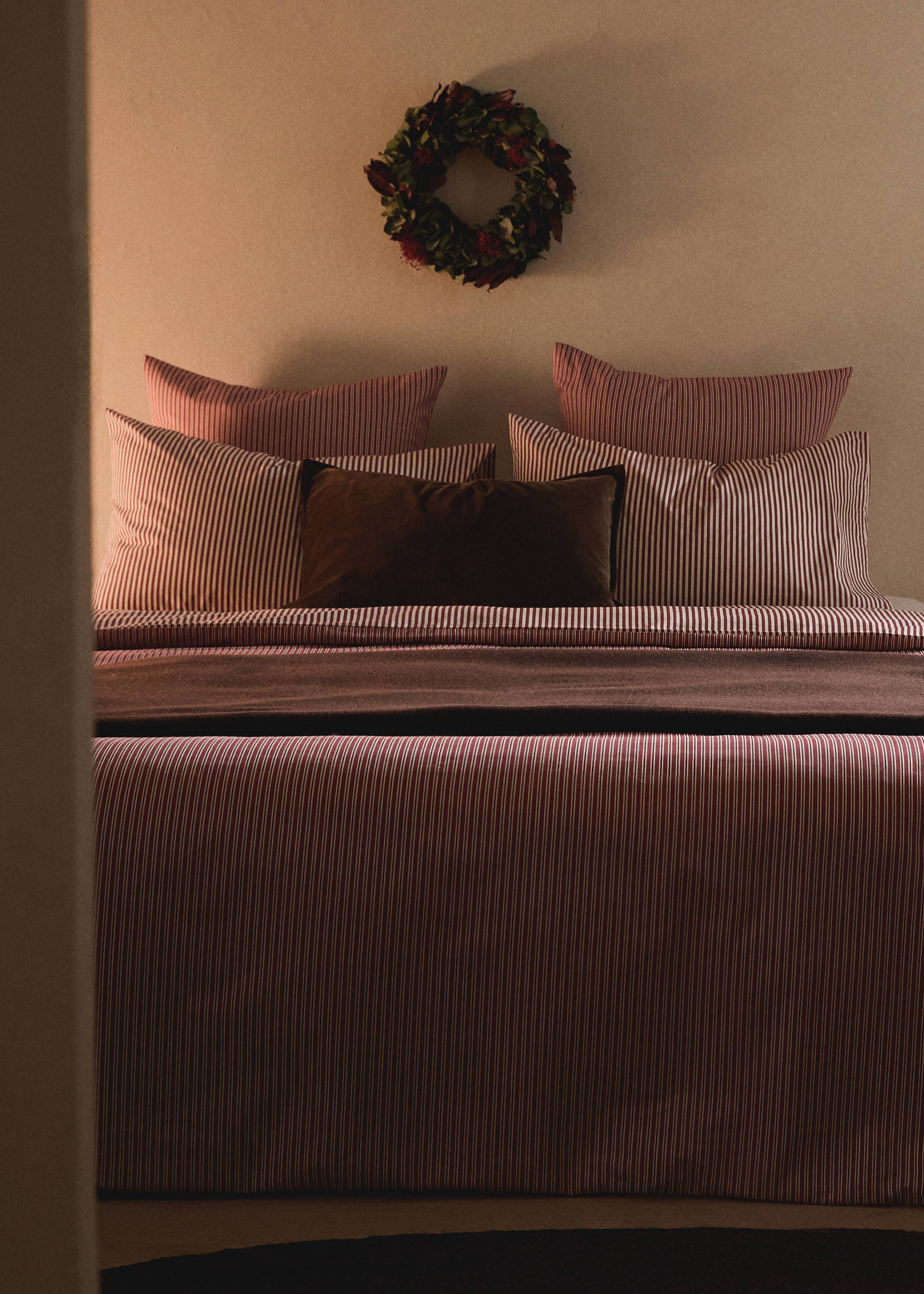 200-thread count percale cotton reversible striped duvet cover for 180/200cm bed - General plane, Maroon. Ref: 17017787-00.