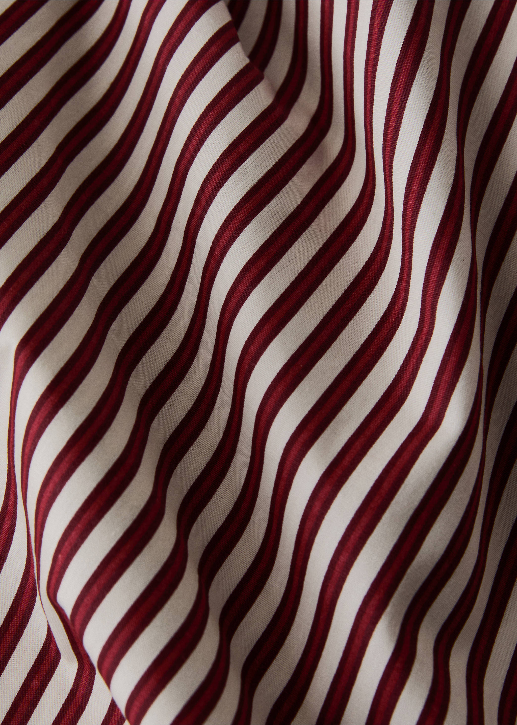 200-thread count percale cotton reversible striped duvet cover for 180/200cm bed - Details of the article 2, Maroon. Ref: 17017787-00.