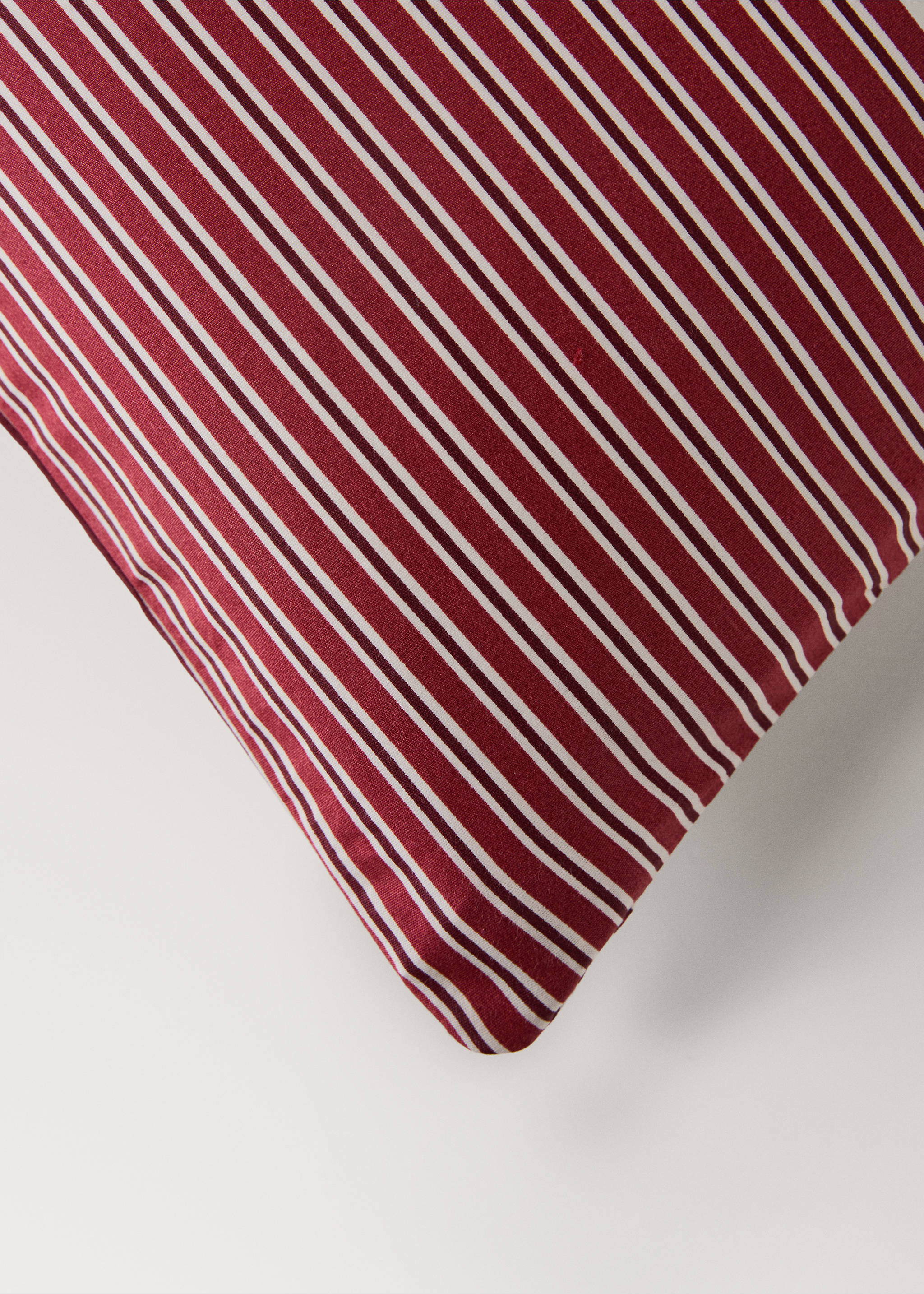 200-thread count percale cotton reversible striped duvet cover for 180/200cm bed - Details of the article 3, Maroon. Ref: 17017787-00.