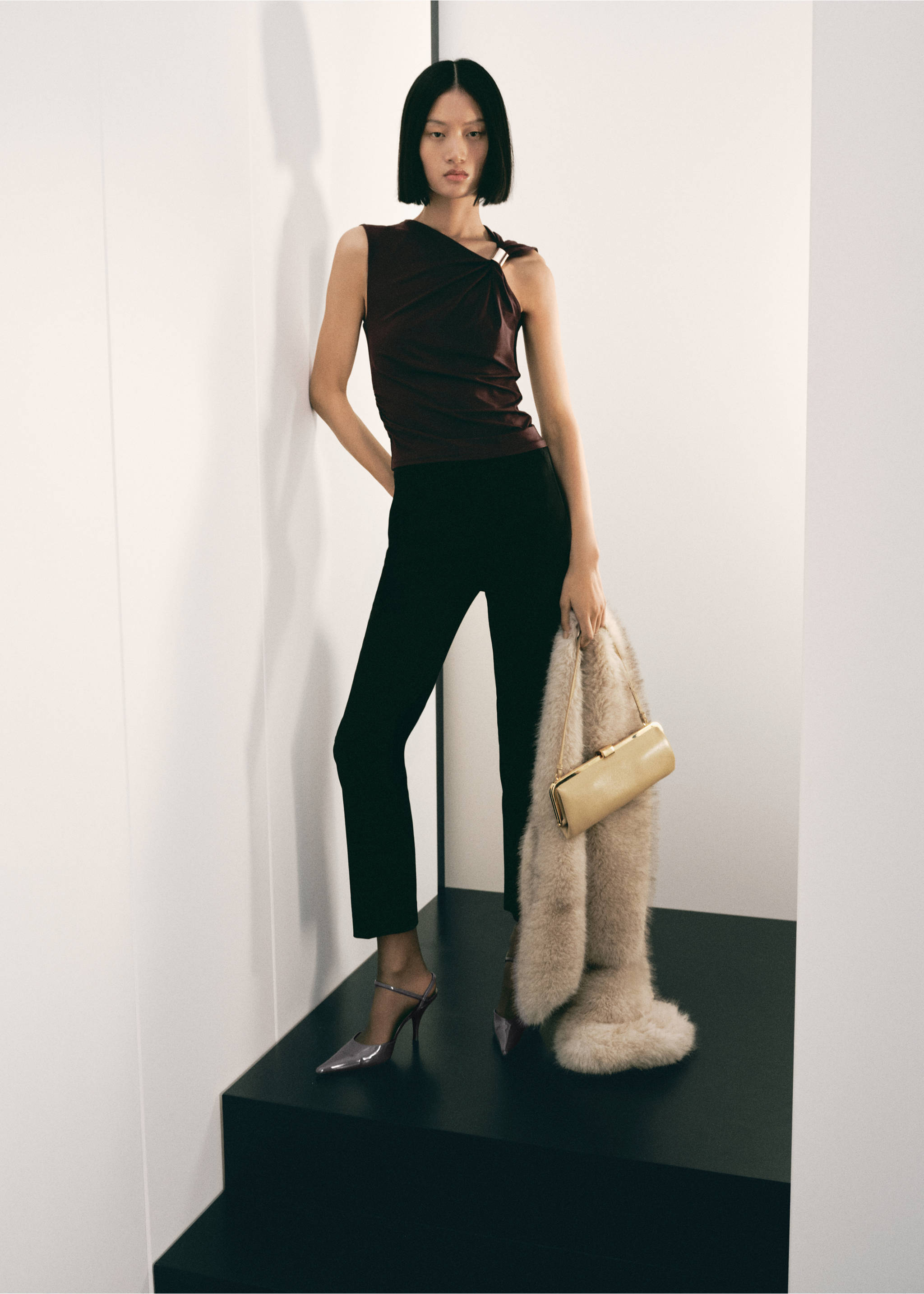 Top with asymmetrical neckline and metallic detail - General plane, Brown. Ref: 17017795-00.