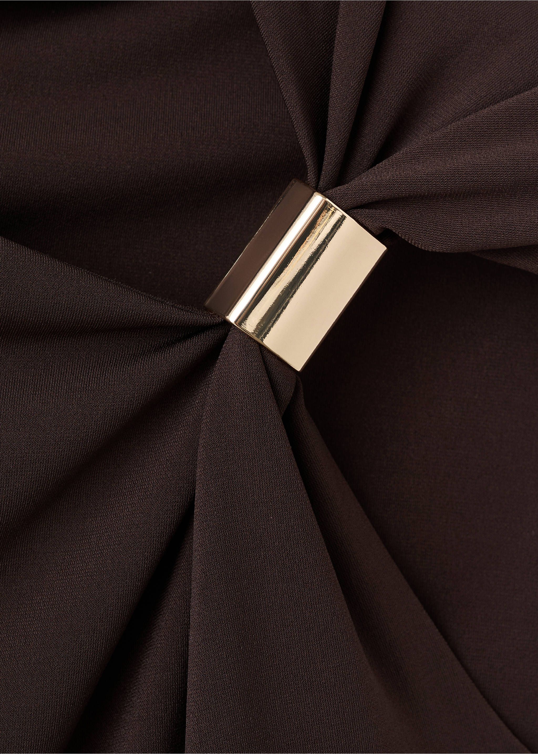 Top with asymmetrical neckline and metallic detail - Details of the article 8, Brown. Ref: 17017795-00.