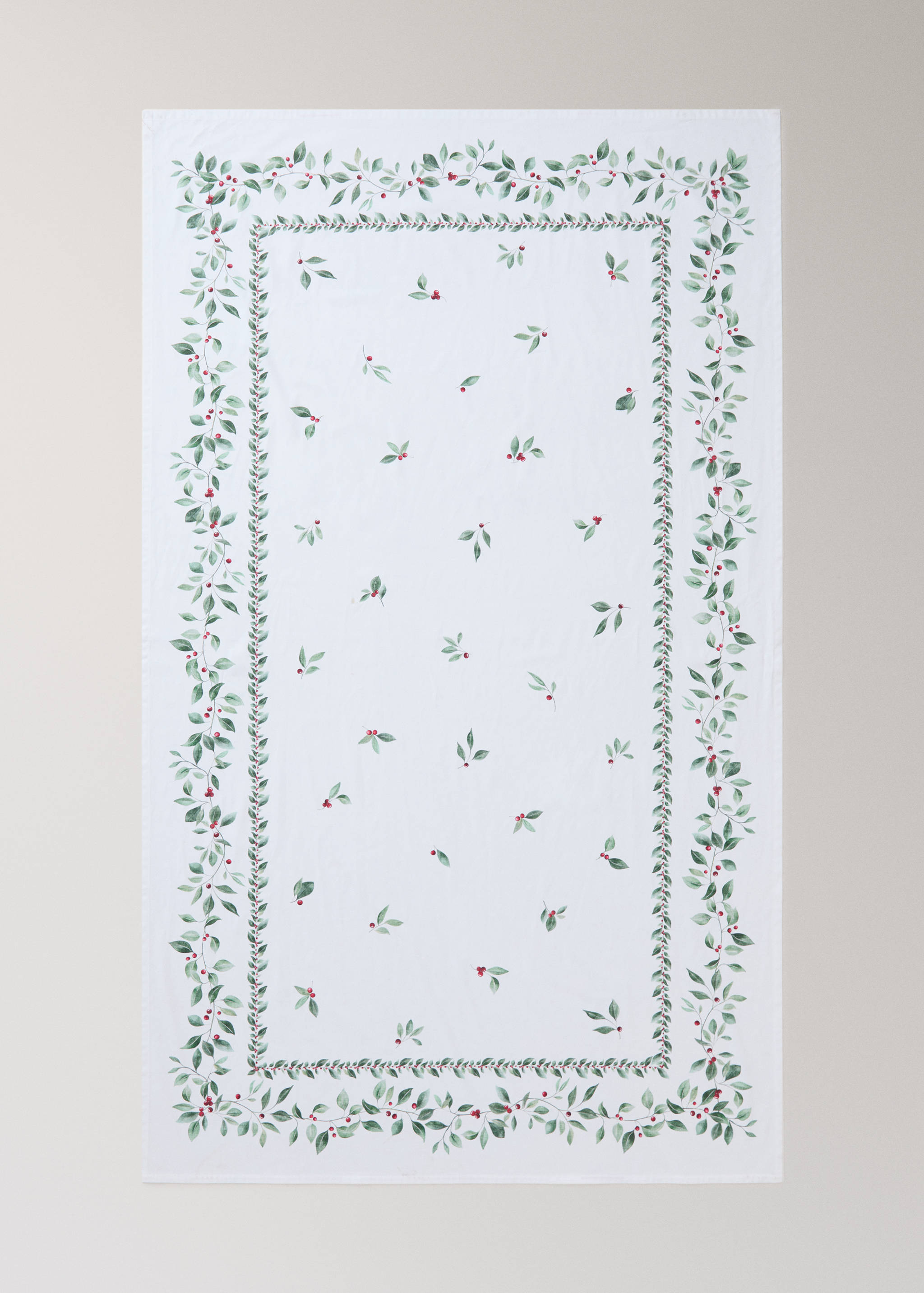 Holly-print cotton tablecloth for 6 to 8 diners - Article without model