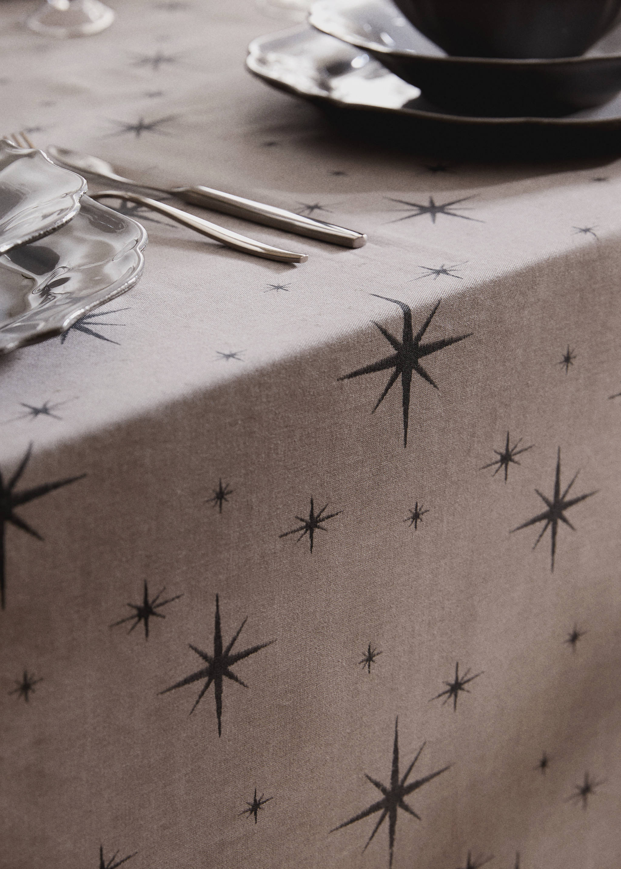 Cotton tablecloth with star pattern for 6 to 8 diners - Details of the article 7