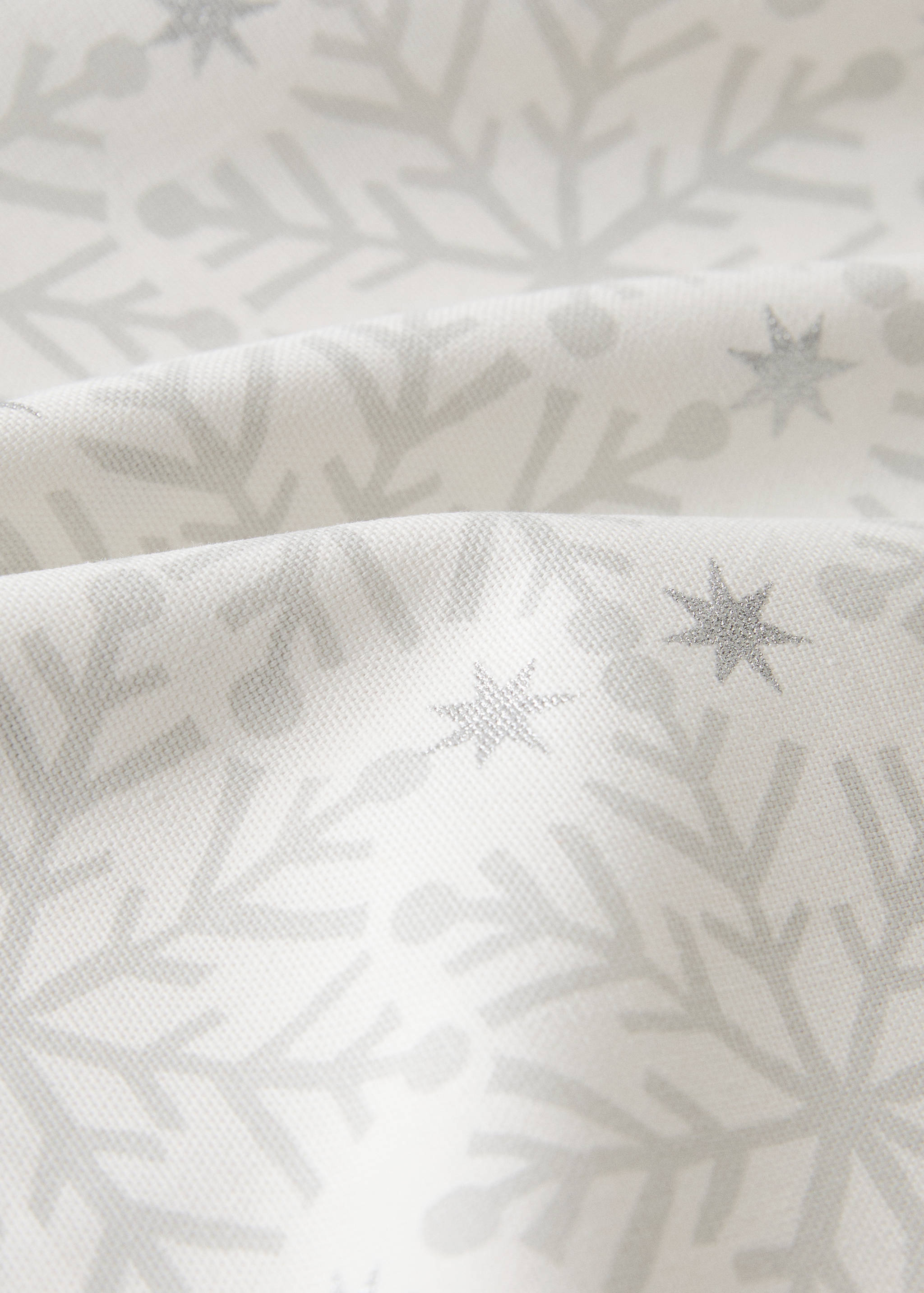 100% cotton tablecloth with Christmas snowflake printed motif for 6 to 8 diners - Details of the article 2