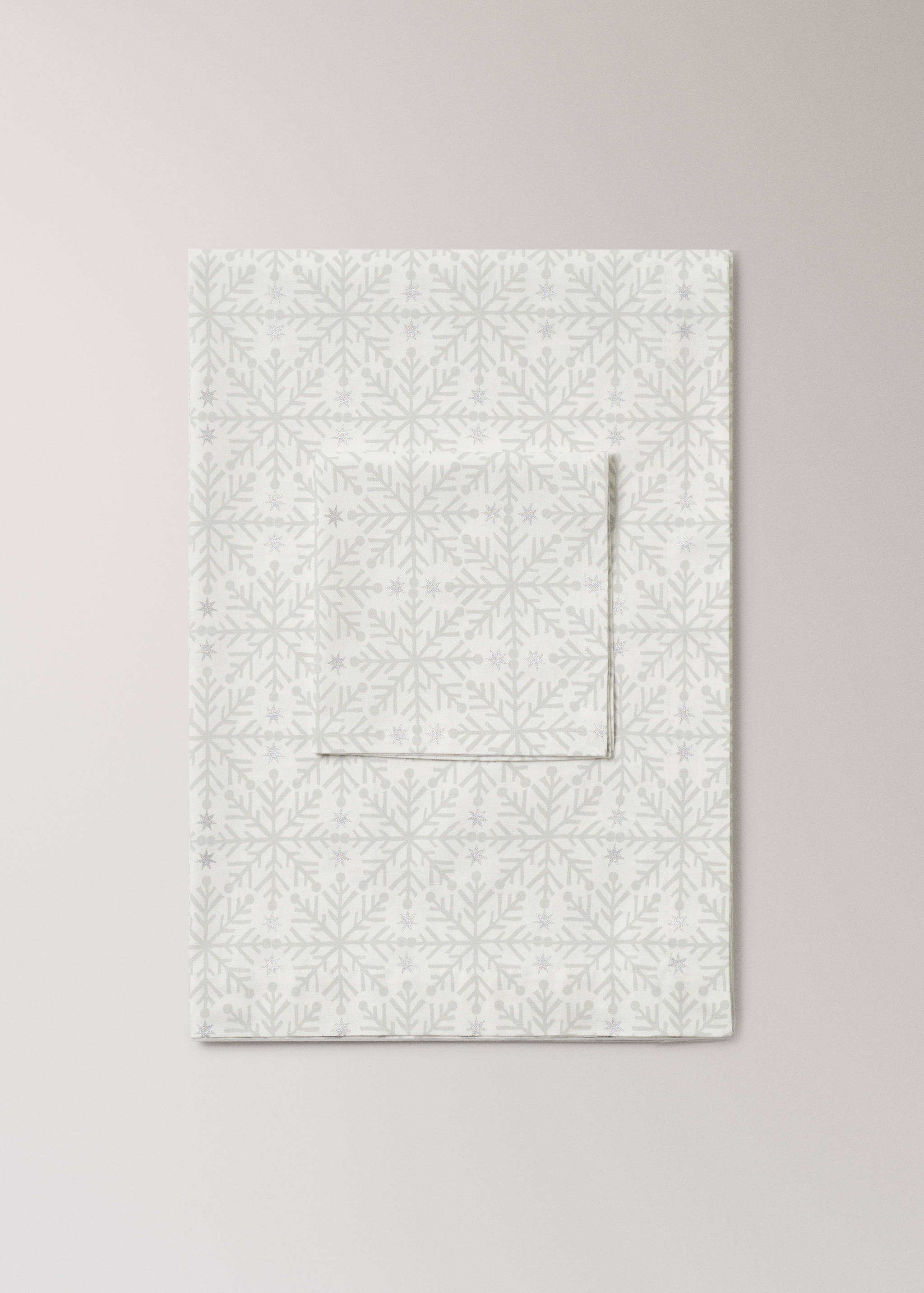 100% cotton tablecloth with Christmas snowflake printed motif for 2 to 4 diners - Article without model