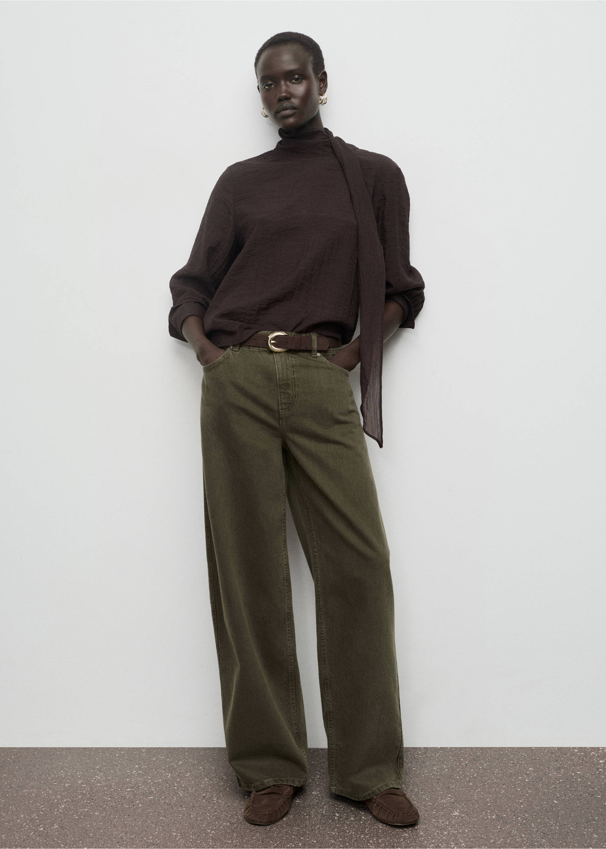 Jean barrel taille basse - Plan général, Kaki. Ref: 17017821-00.