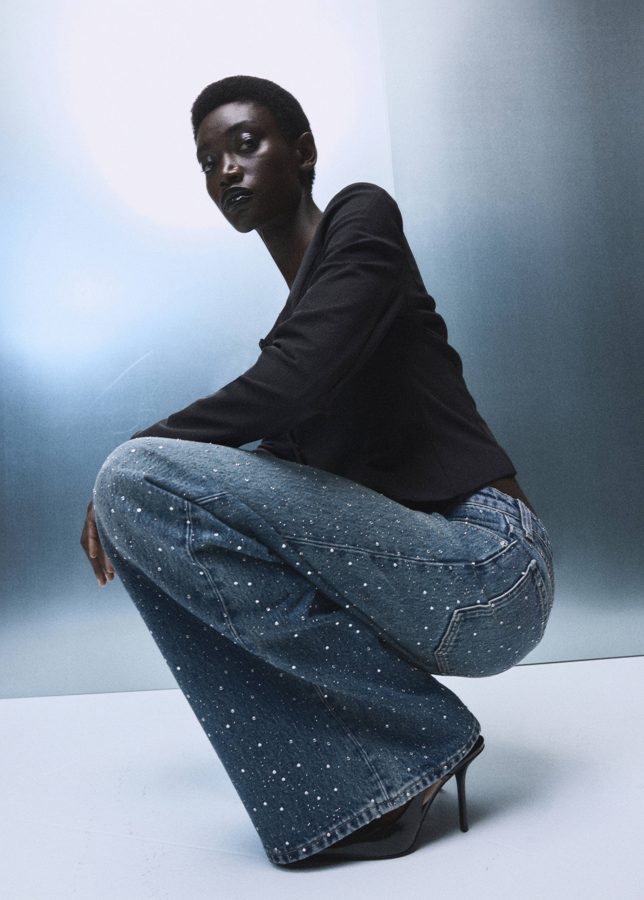 Blugi wide leg cu strasuri - Detaliu al articolului 2