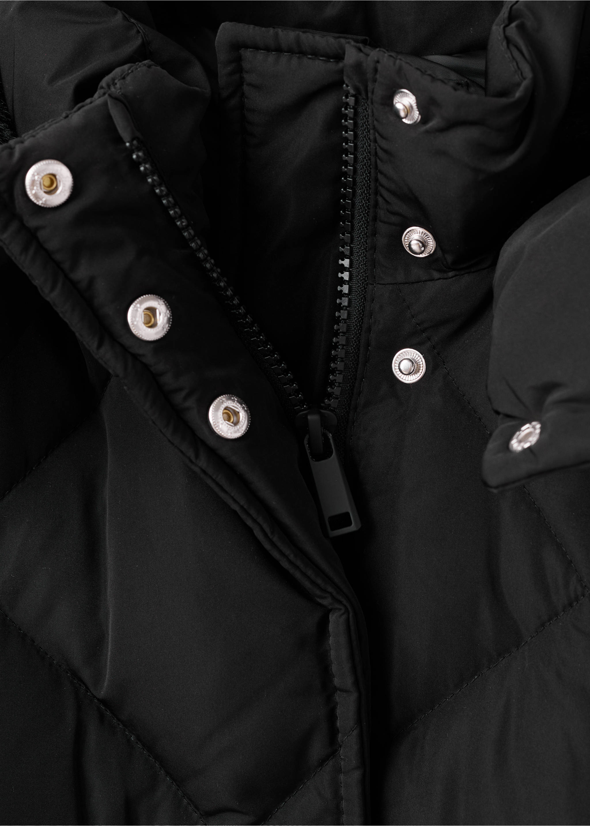 Hooded feather coat - Details of the article 8, Black. Ref: 17017885-00.