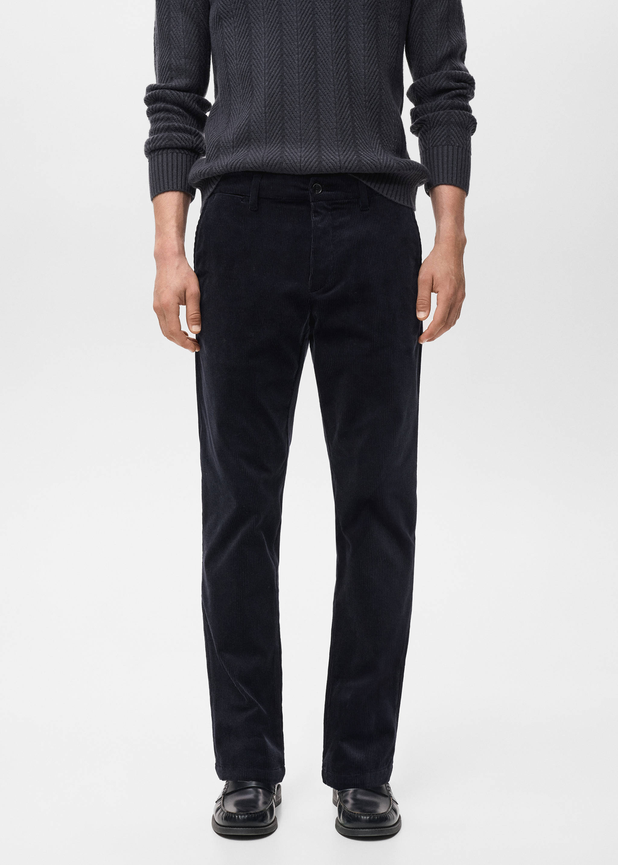 Pantalón pana slim fit - Plano medio