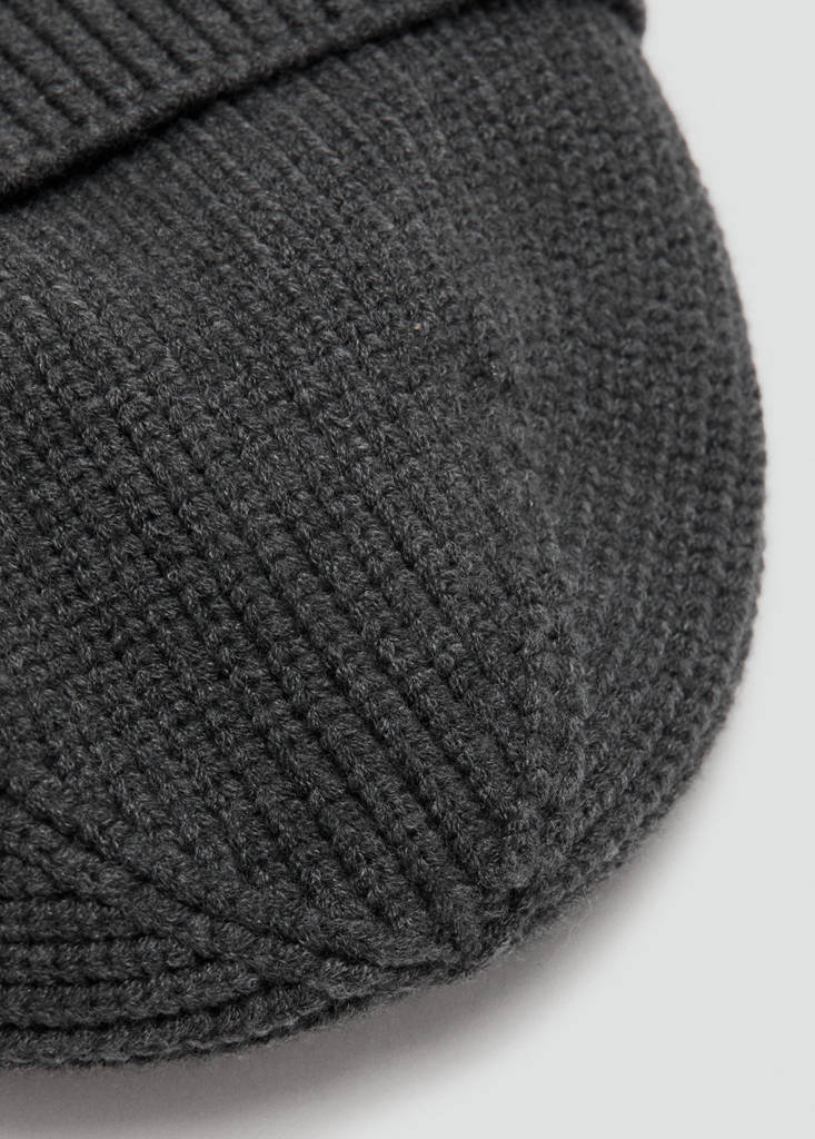 Rib-knit cap — Grey