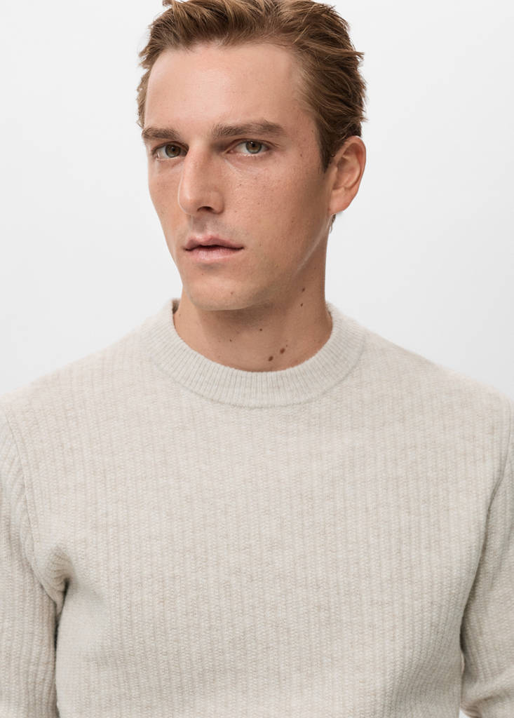 Knitted ribbed sweater — Ecru