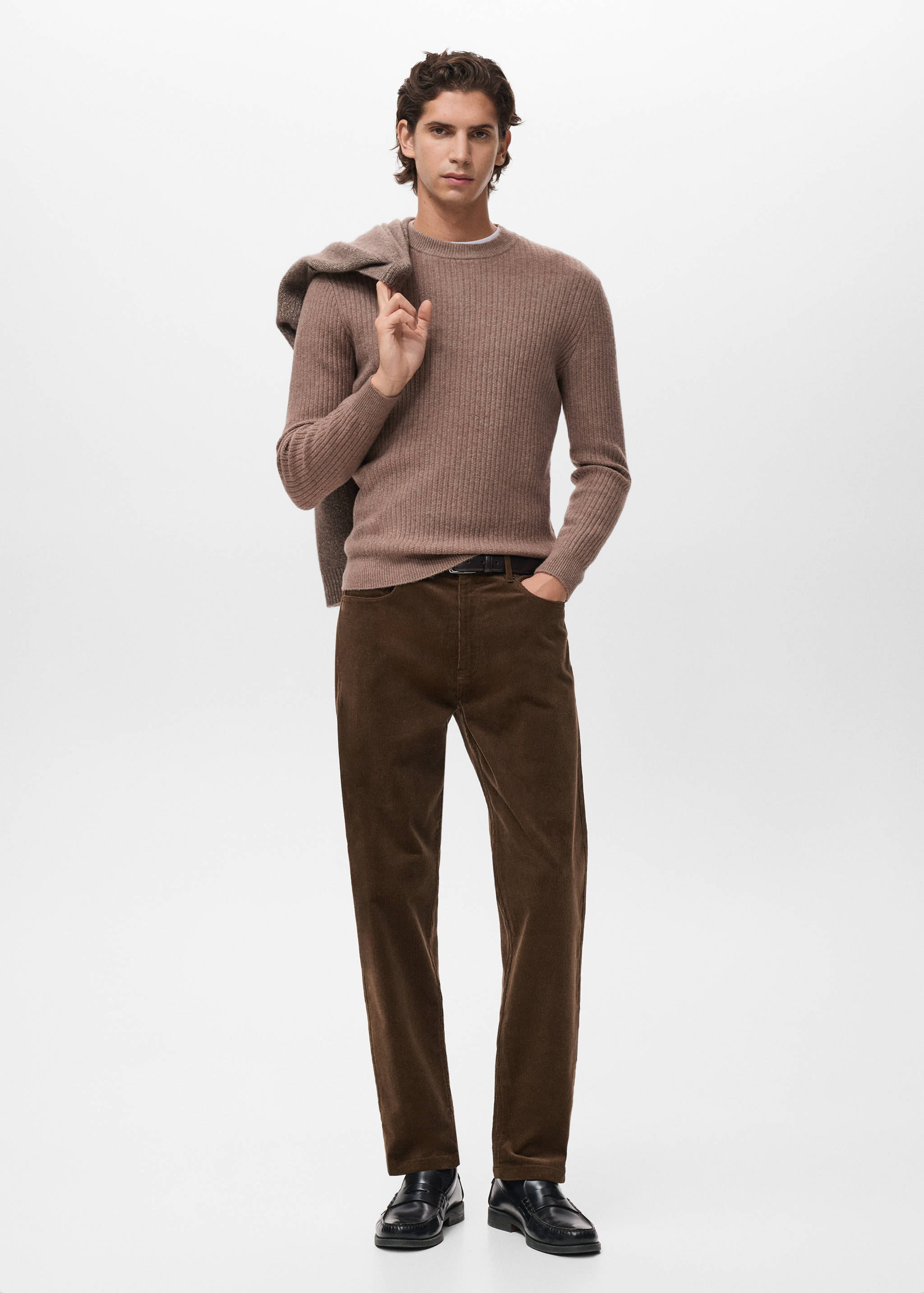 Knitted ribbed sweater - General plane