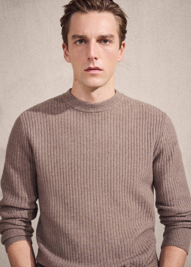 Knitted ribbed sweater — Medium Brown