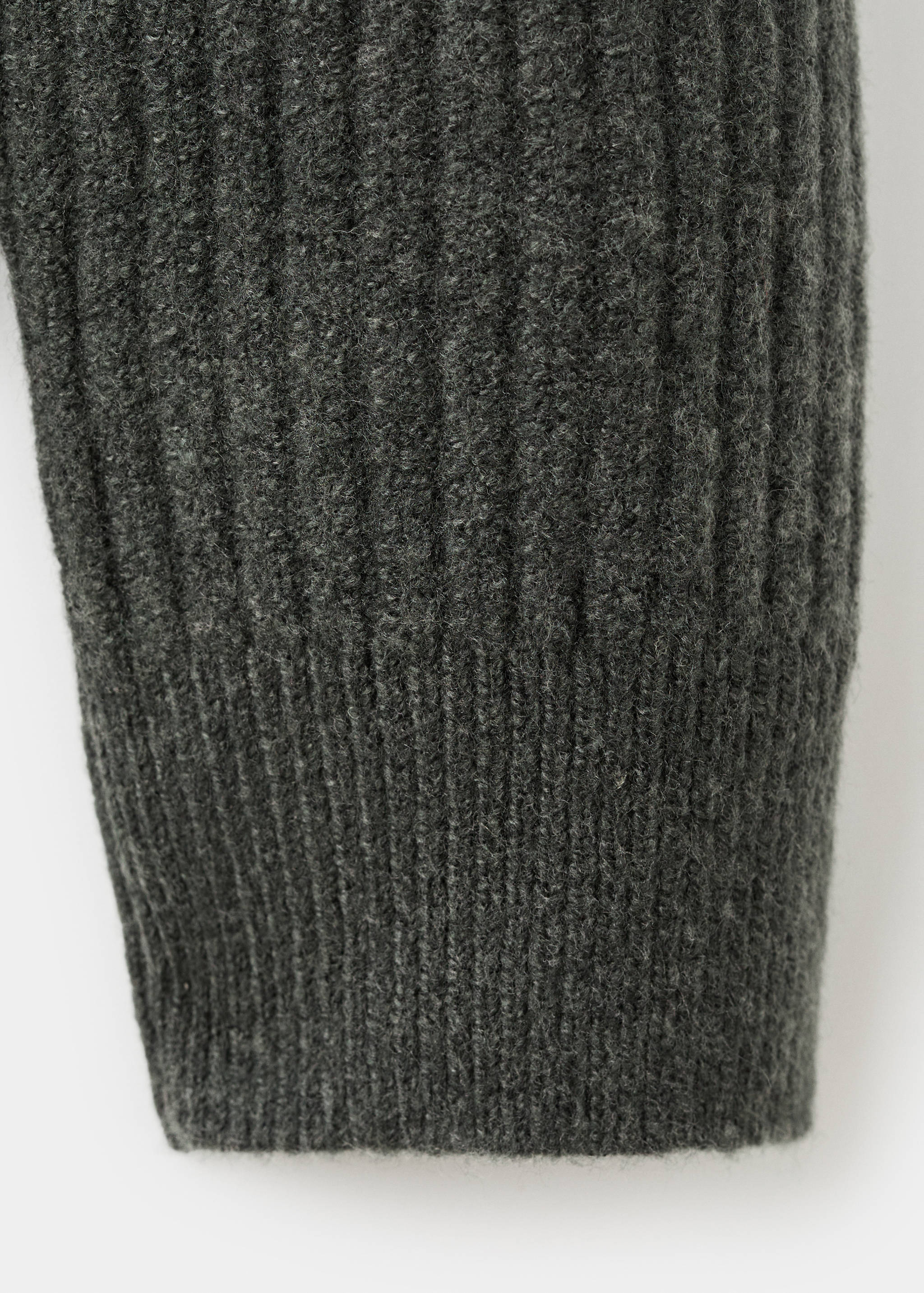 Knitted ribbed sweater - Details of the article 0