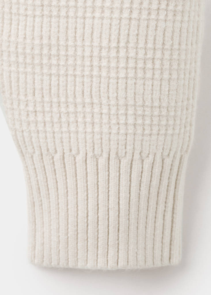 Structured knitted sweater — Off White