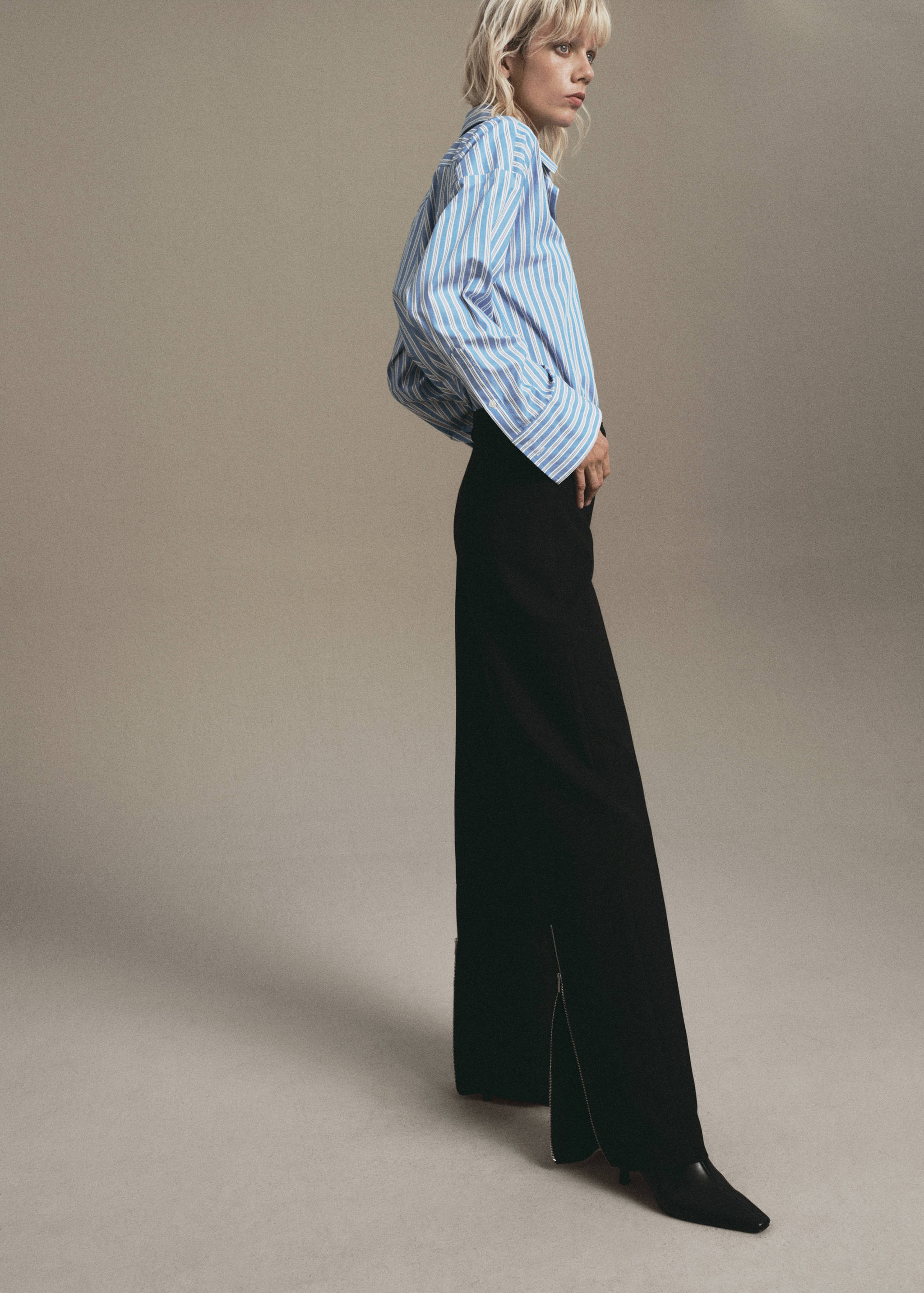 Zipped straight trousers - Details of the article 1