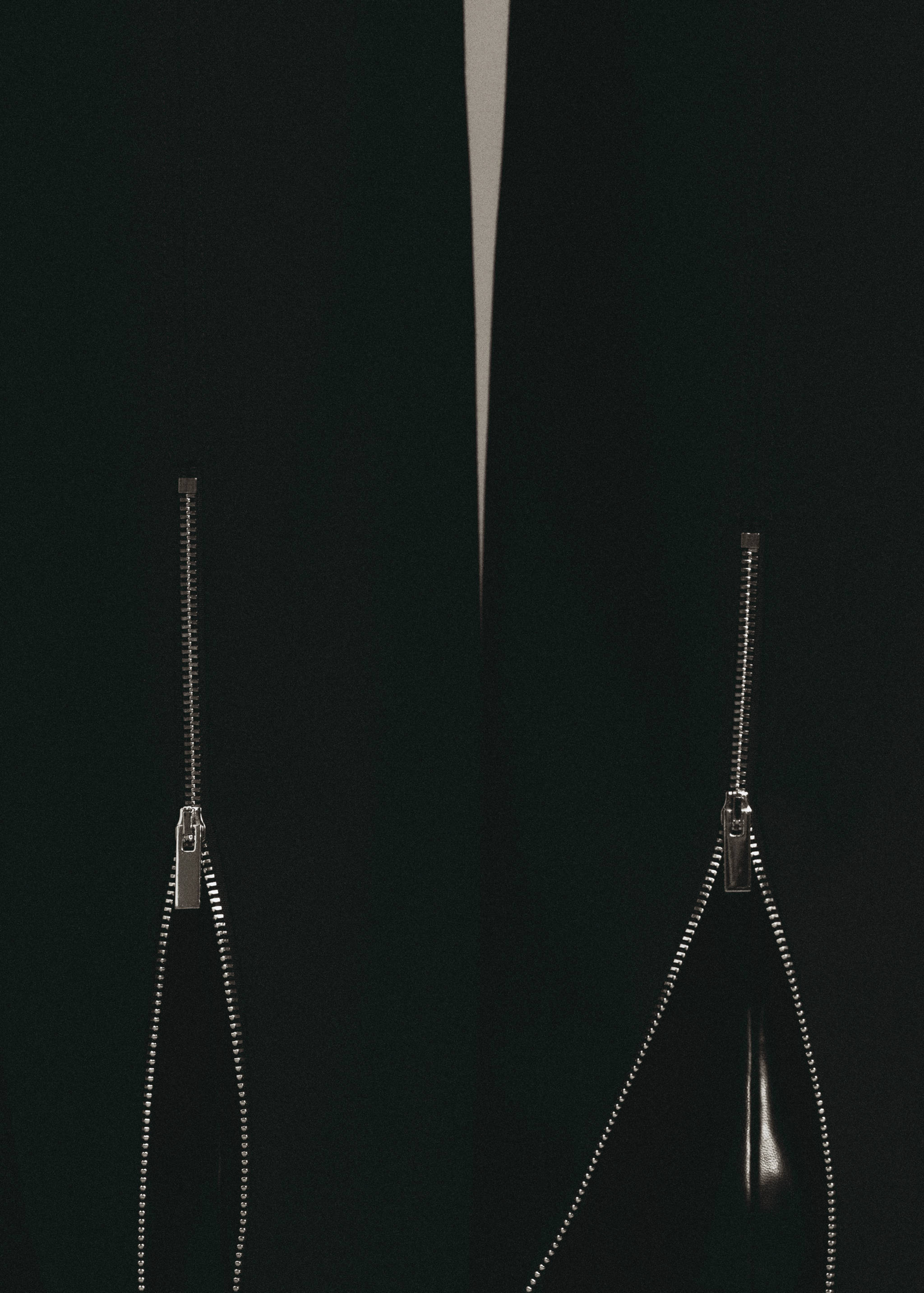 Zipped straight trousers - Details of the article 6