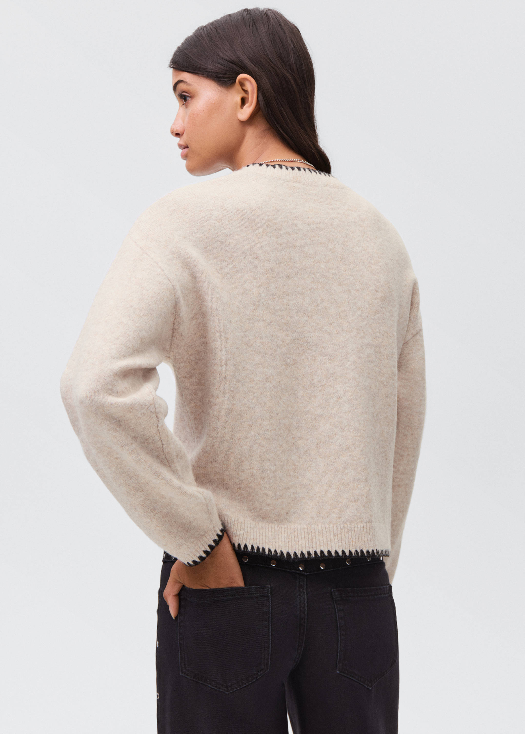 Knit embroidered sweater - Reverse of the article