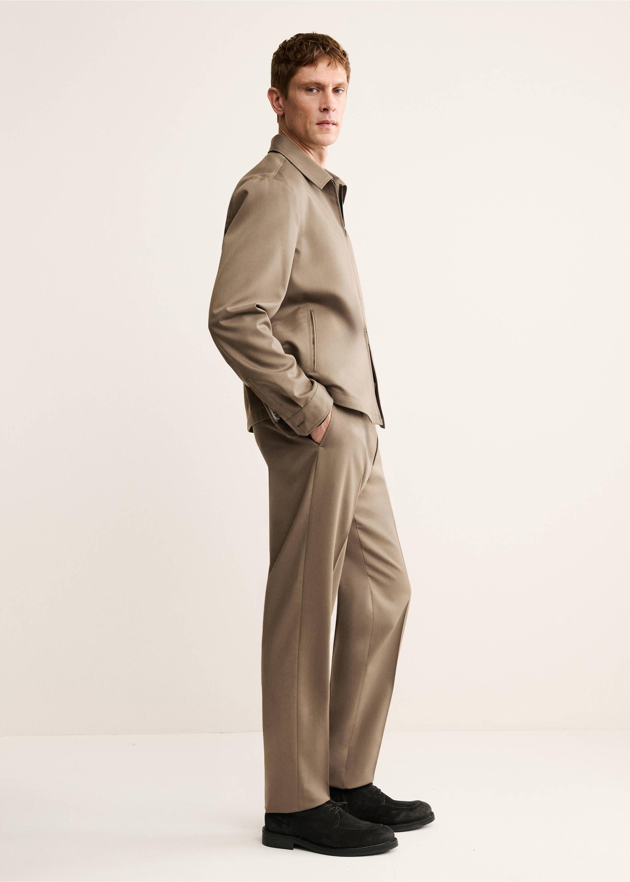 100% virgin wool regular fit trousers - Details of the article 2, Caramel. Ref: 17018273-00.