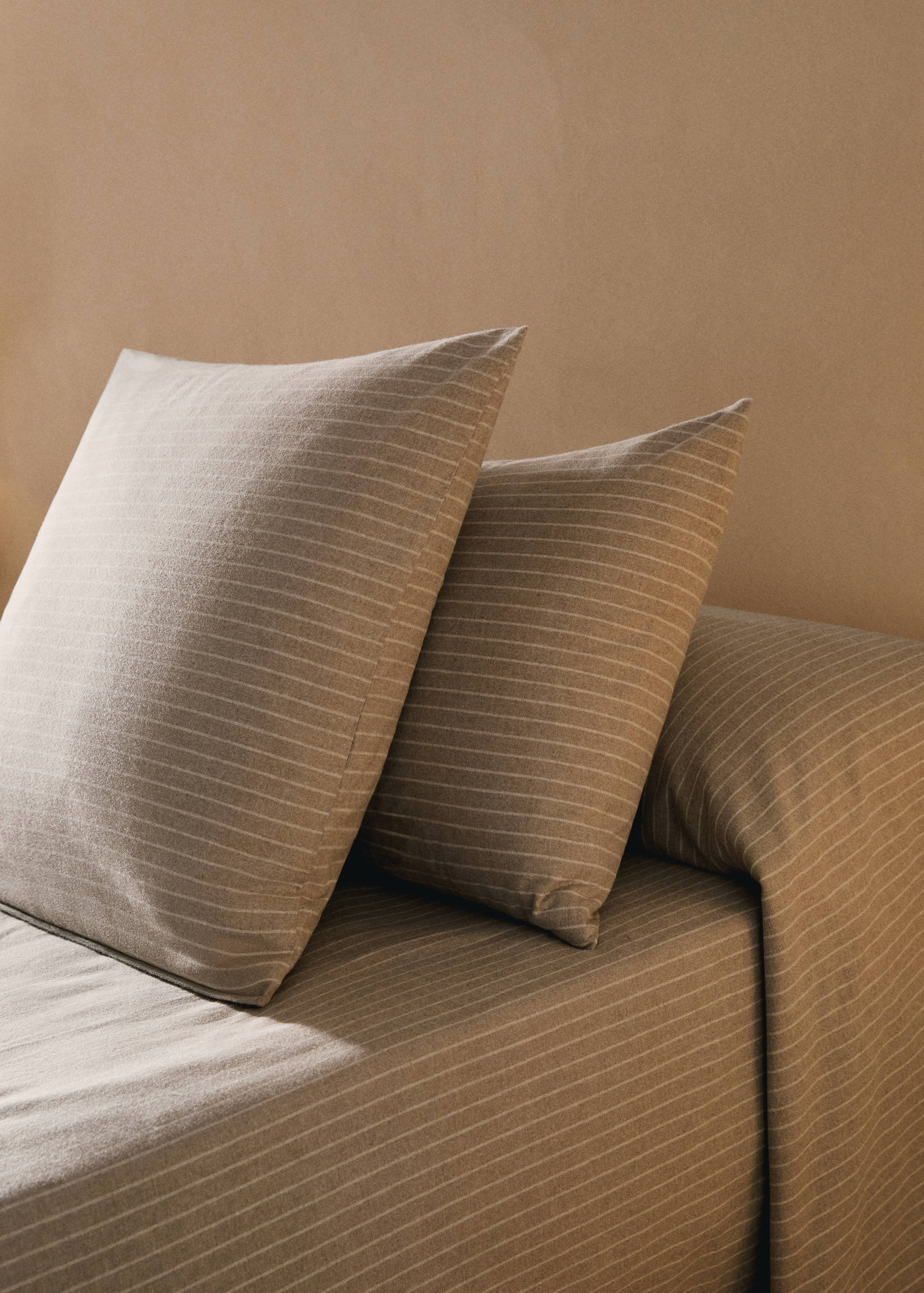Two cotton flannel pillowcases with melange threads and fine stripes, 50x75cm - General plane