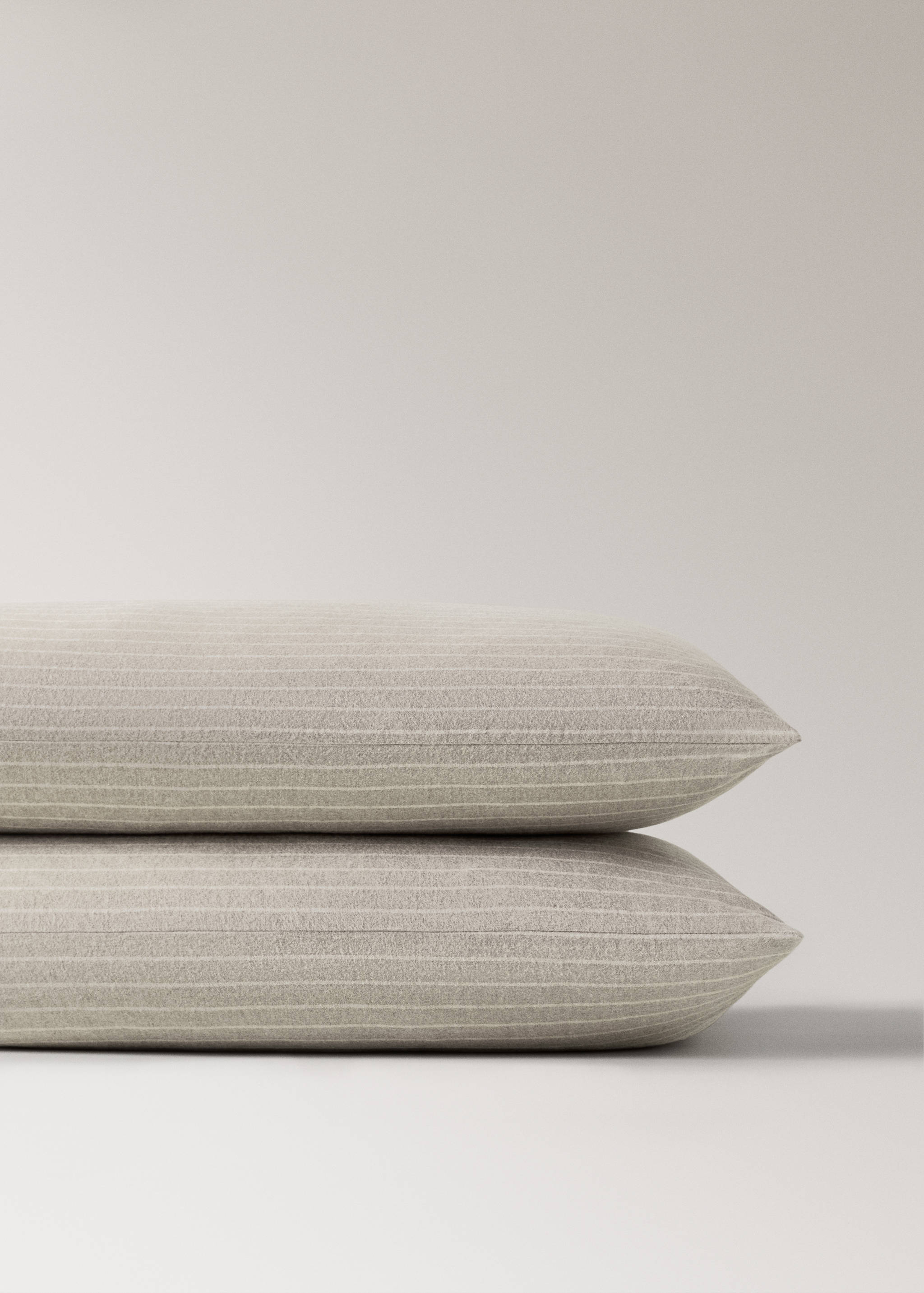 Two cotton flannel pillowcases with melange threads and fine stripes, 50x75cm - Details of the article 1