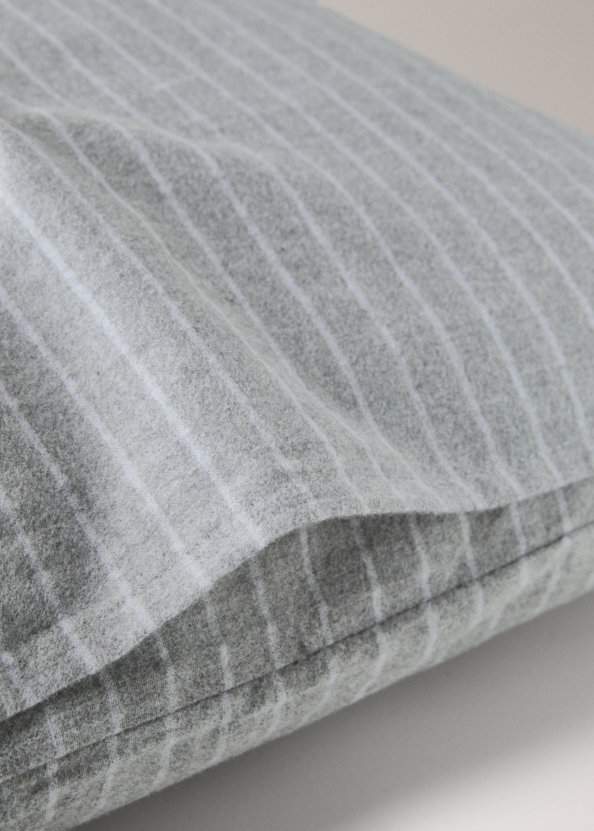 Melange cotton flannel pillowcase with fine-striped yarn 60x60cm - Details of the article 3