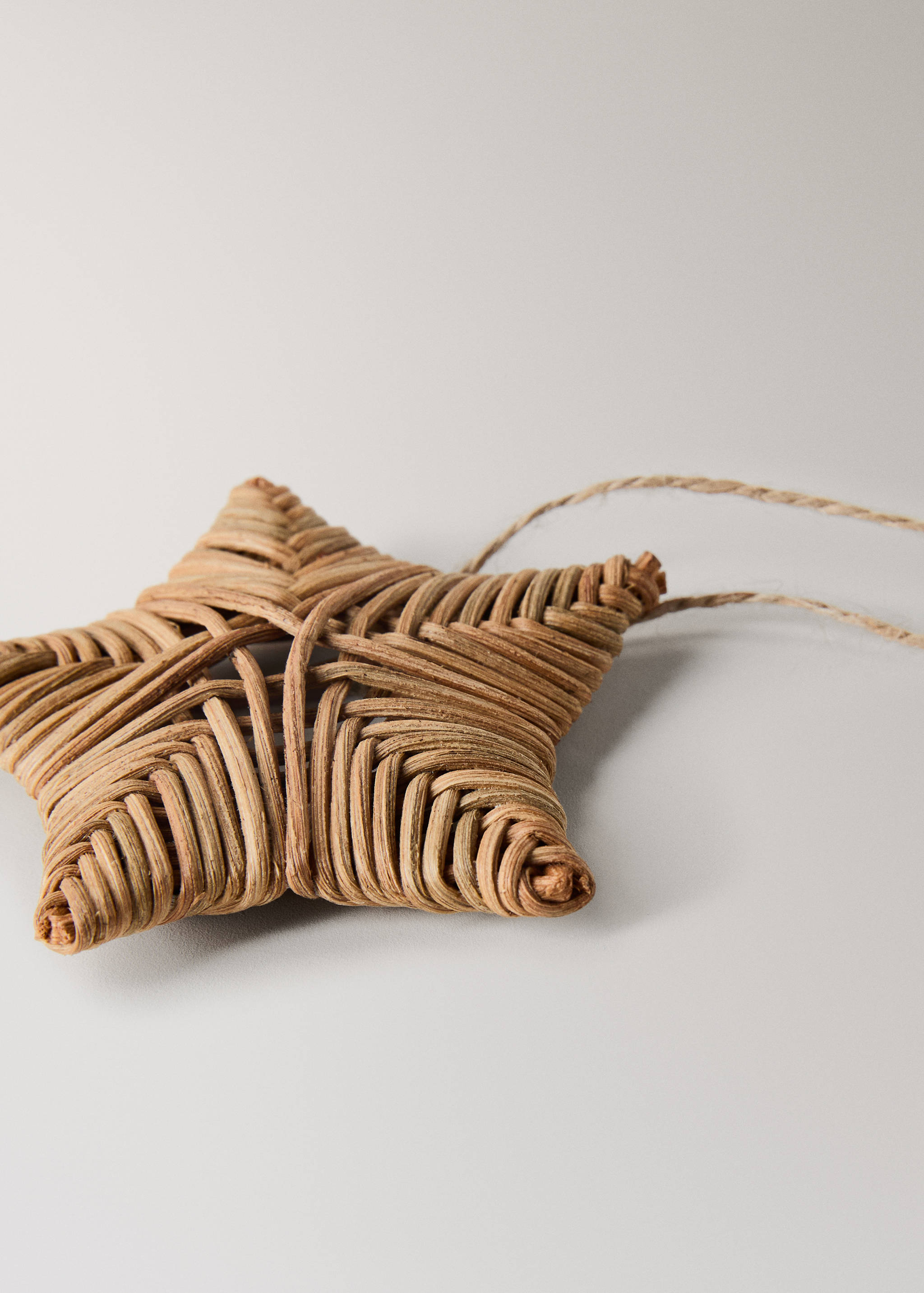 Ornamente de brad în formă de stele din ratan - Detaliu al articolului 1