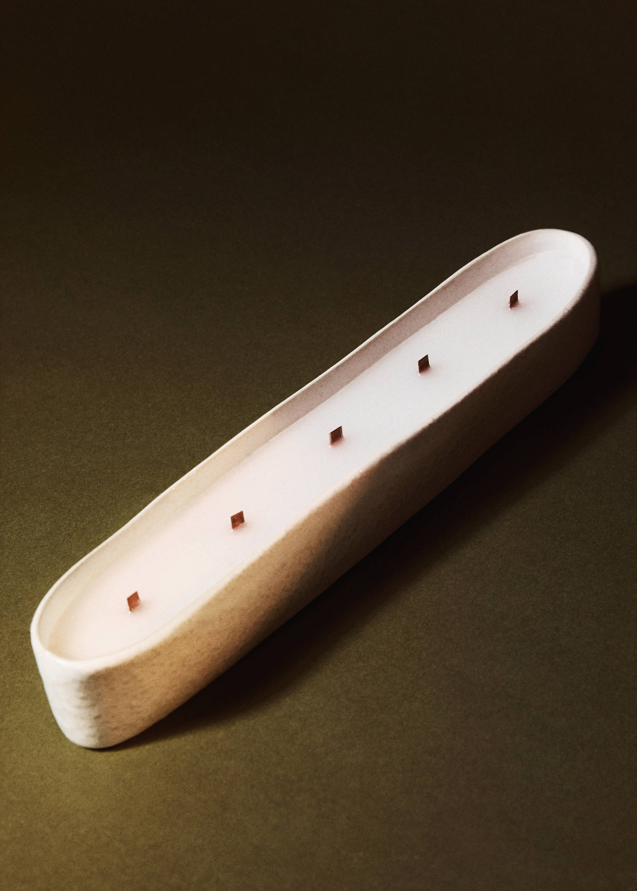 Decorative ceramic candle - General plane