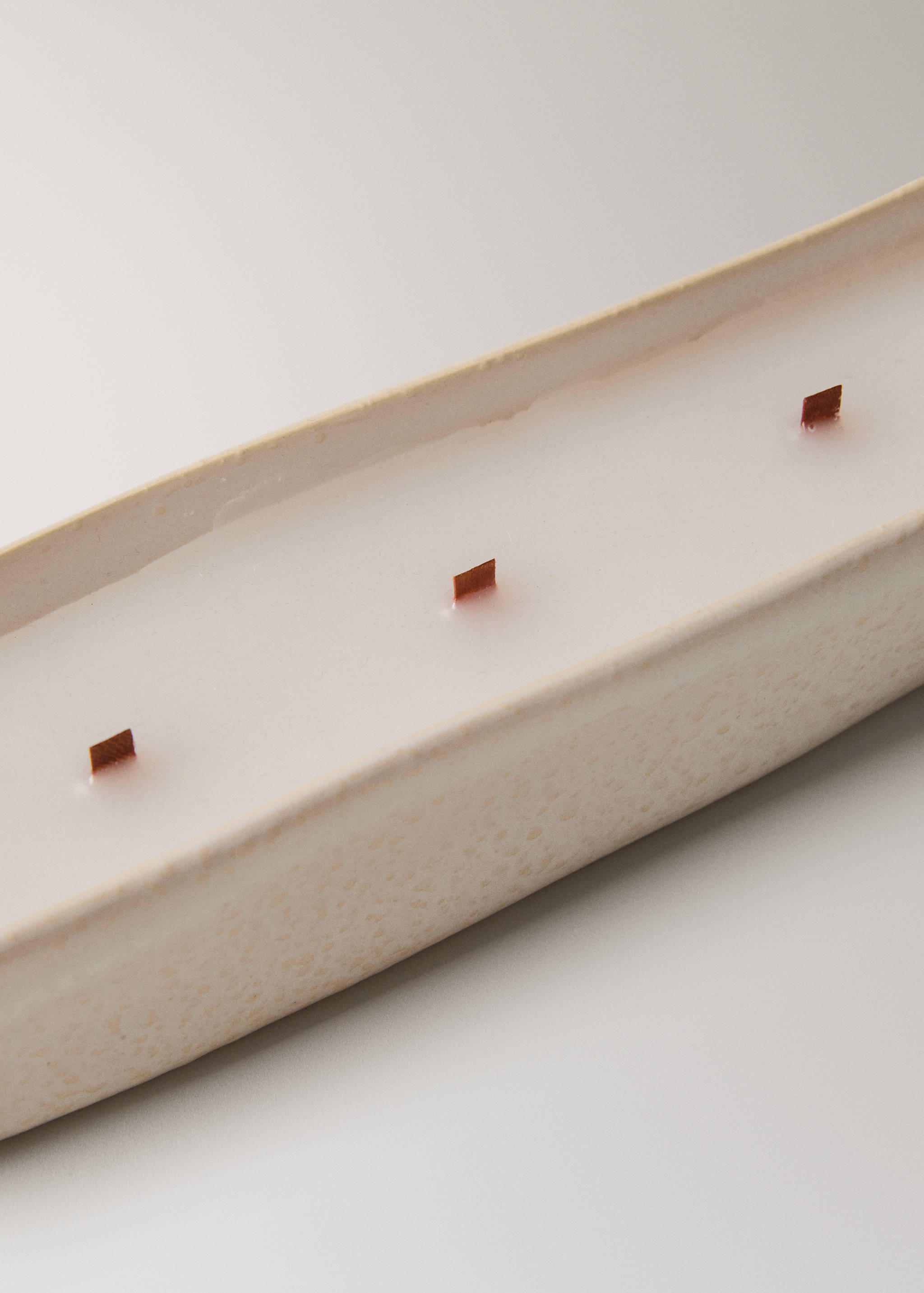 Decorative ceramic candle - Details of the article 1