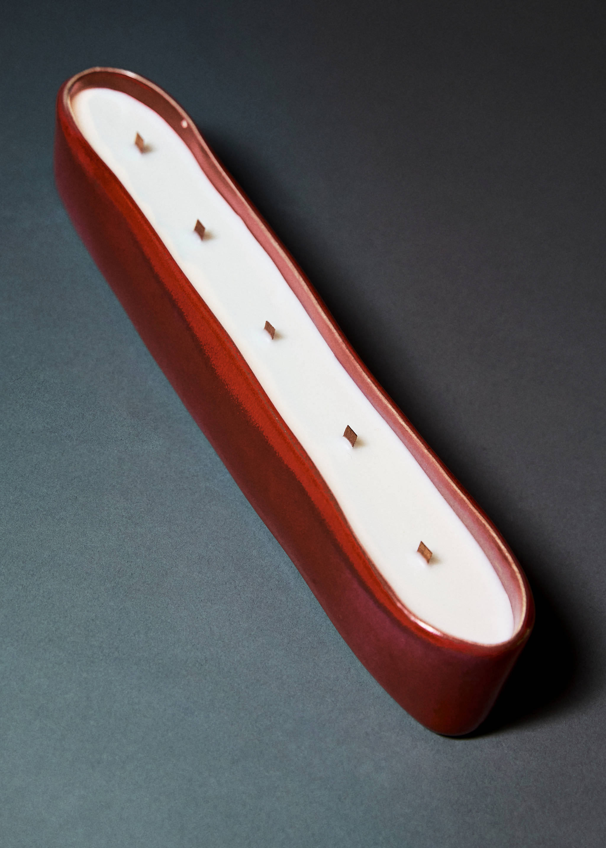 Decorative ceramic candle - General plane