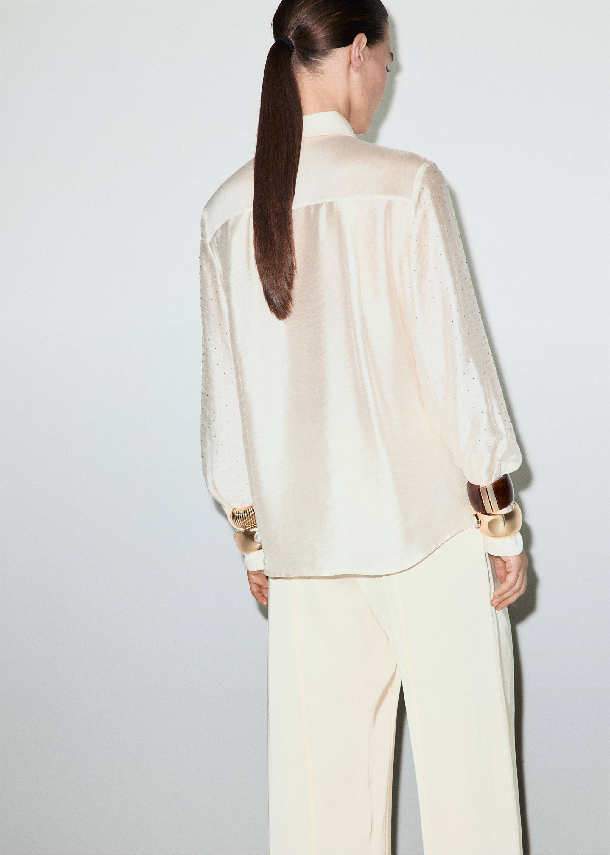 Chemise satinée strass - Verso de l’article, Beige. Ref: 17019109-00.
