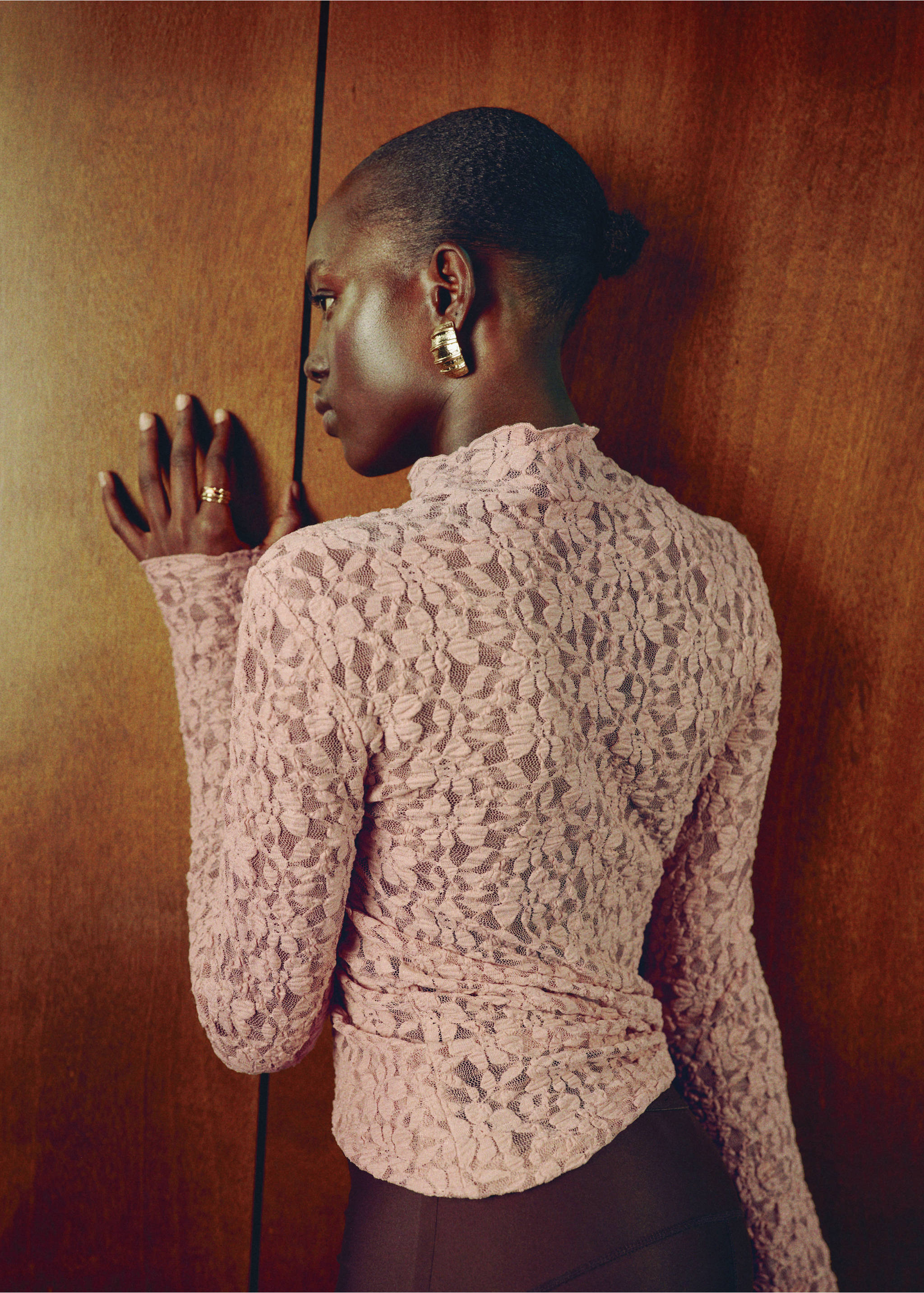 Lace t-shirt with perkins neck - Reverse of the article, Nude. Ref: 17019110-00.