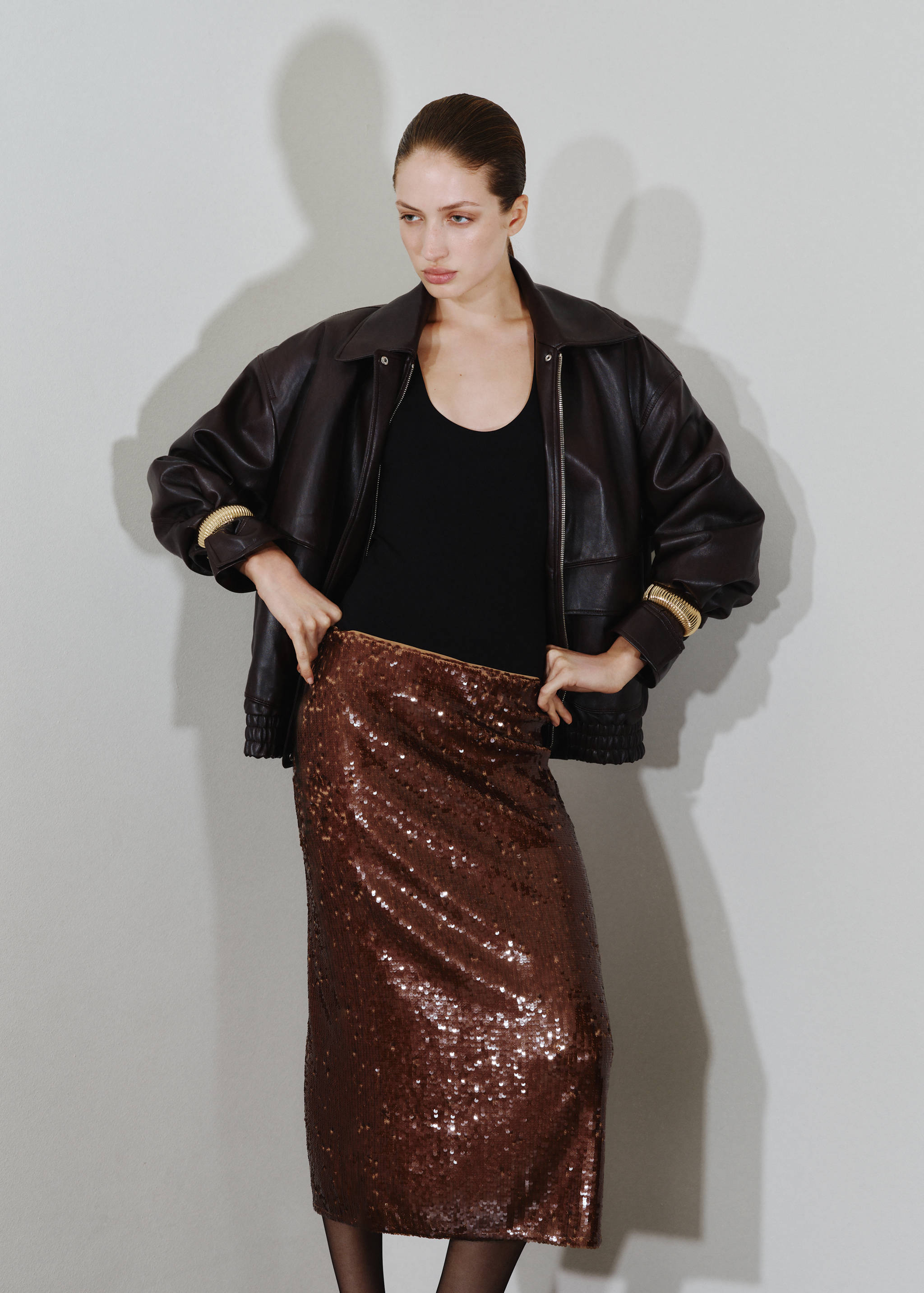 Falda midi lentejuelas - Plano medio