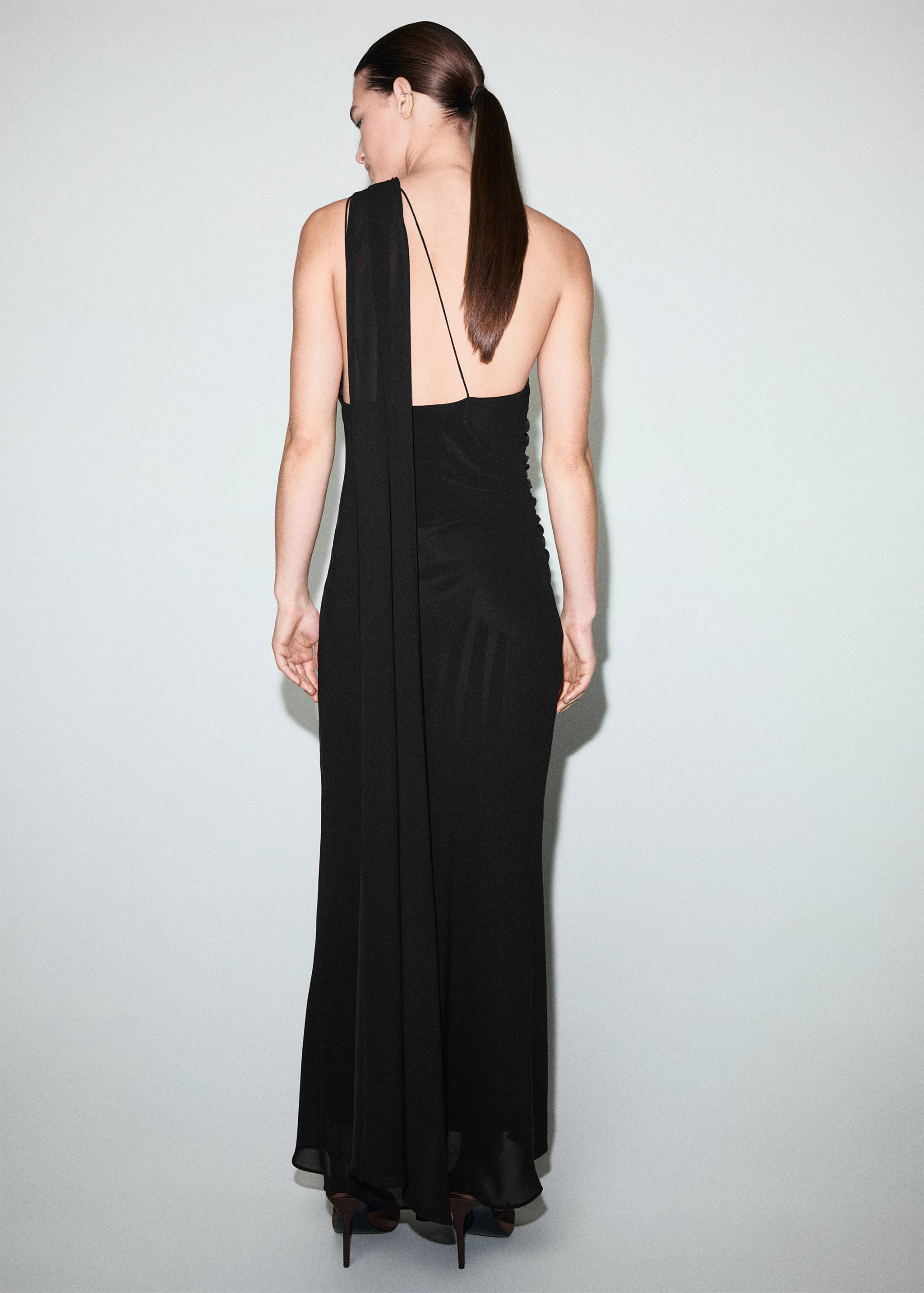 Asymmetrical dress with scarf - Reverse of the article