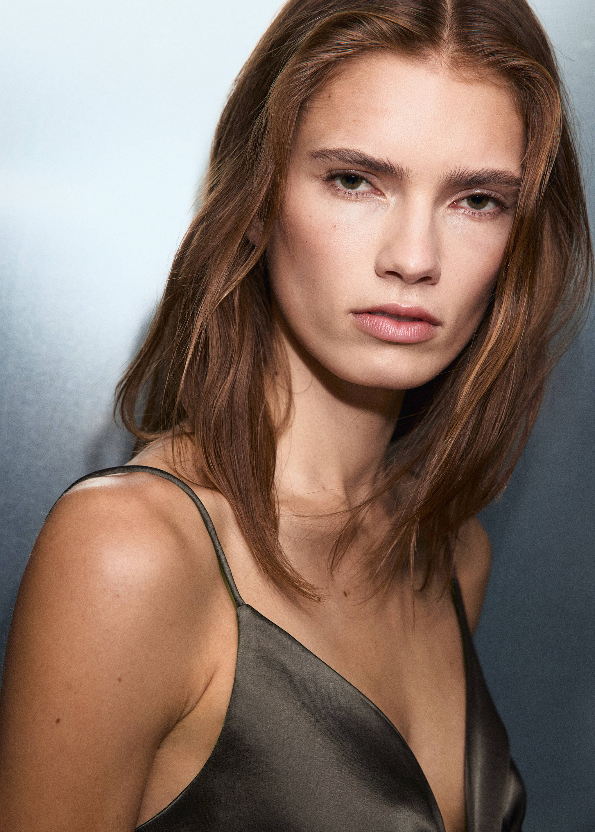 V-neck satin dress - Details of the article 1