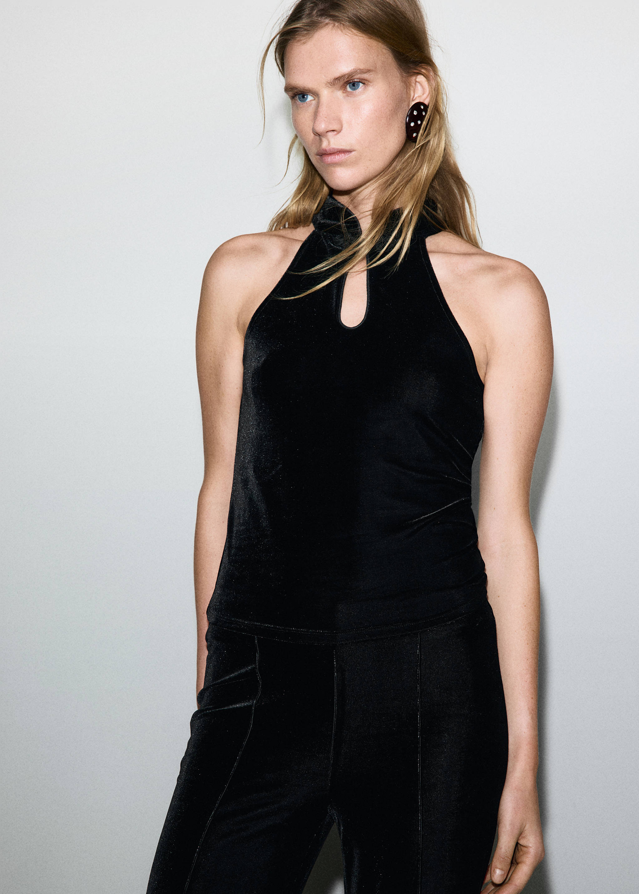 Velvet halter-neck top with toggle - Medium plane