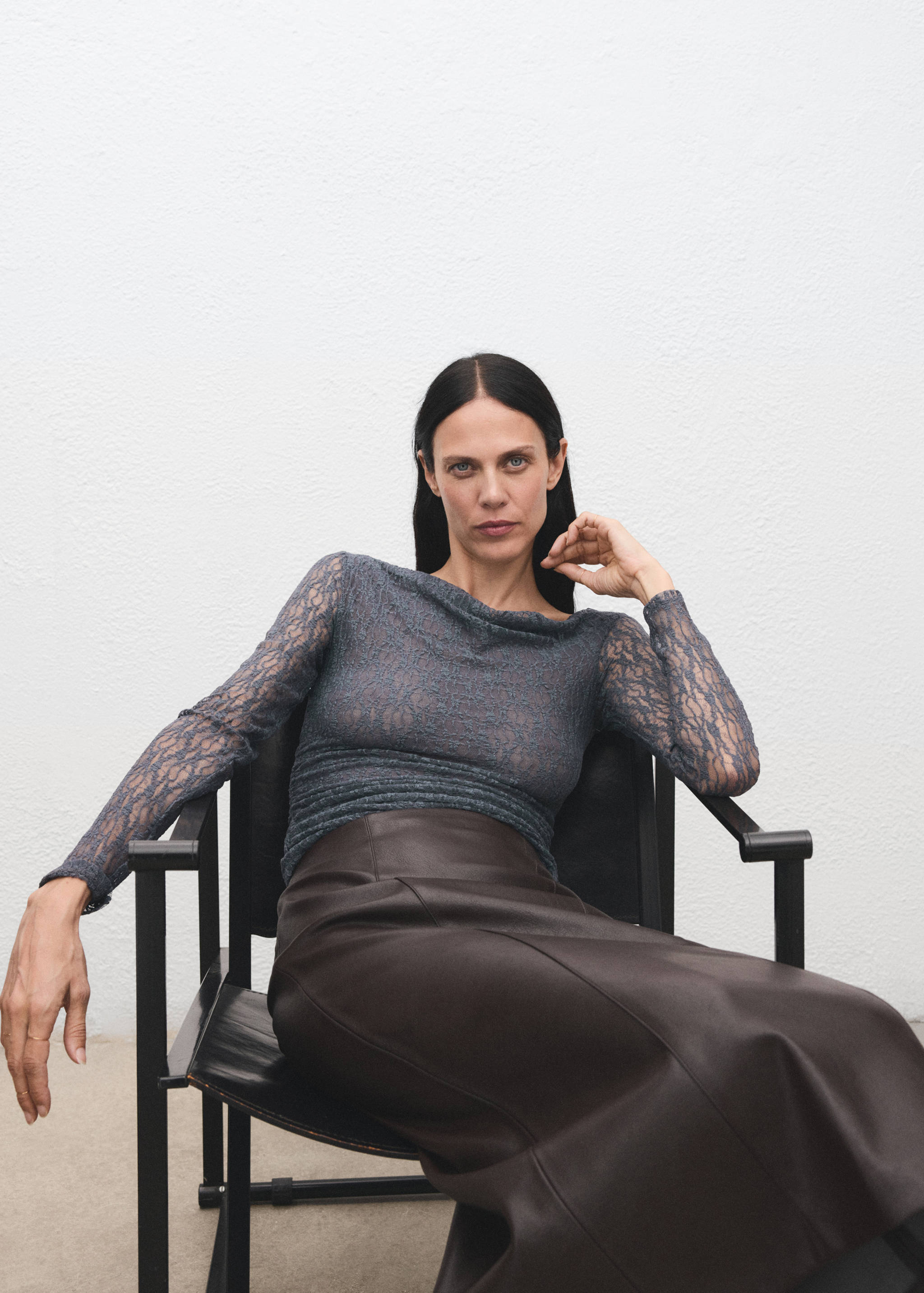 Lace top with asymmetrical neckline - Details of the article 2