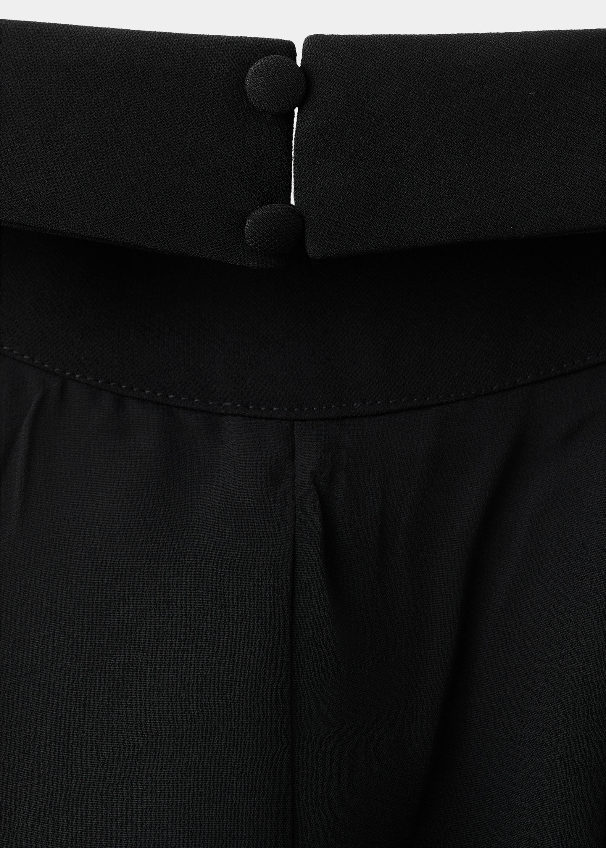 Halter-neck dress with open back - Details of the article 0