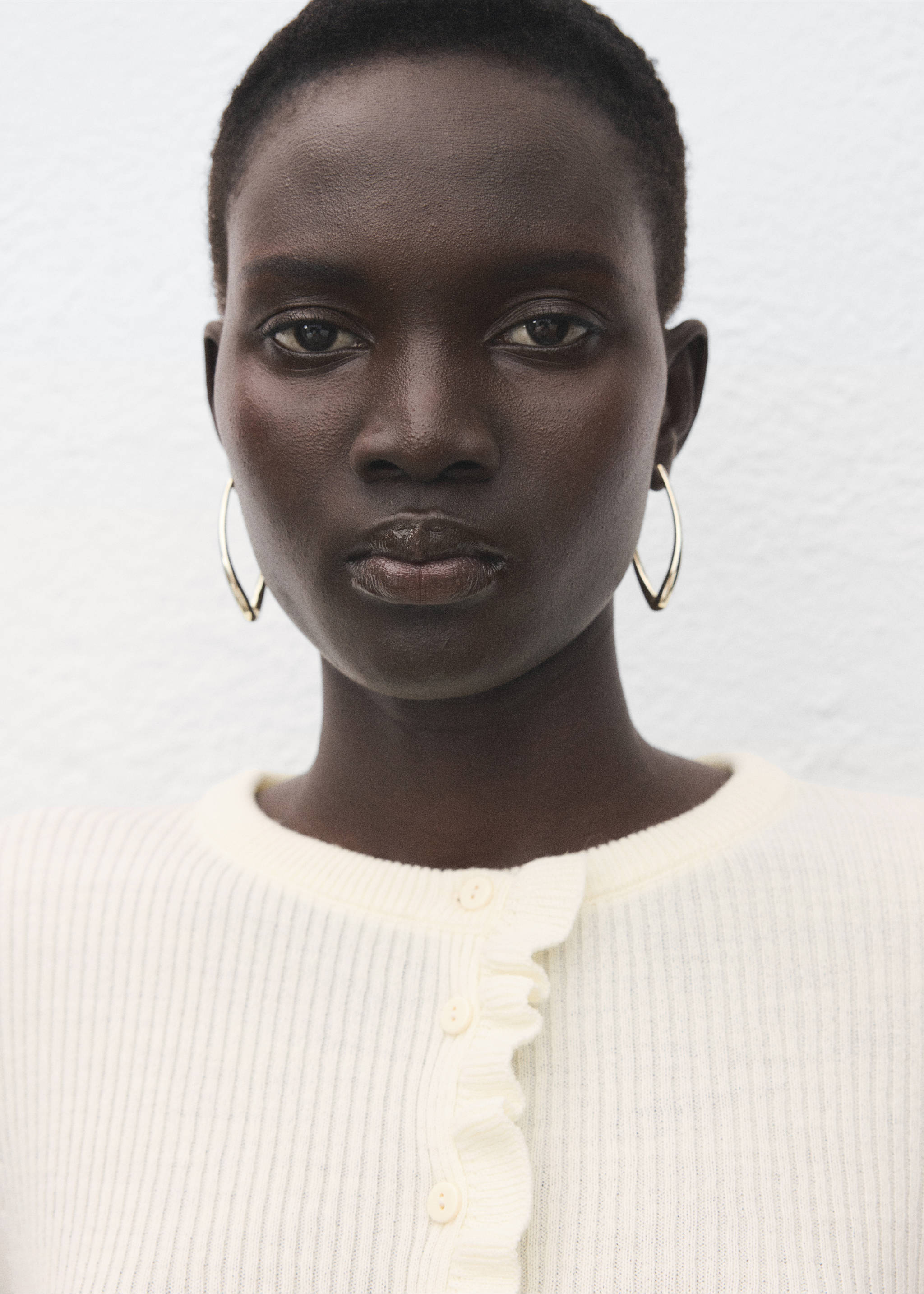 Scalloped edges cardigan - Details of the article 1, Ecru. Ref: 17019122-00.