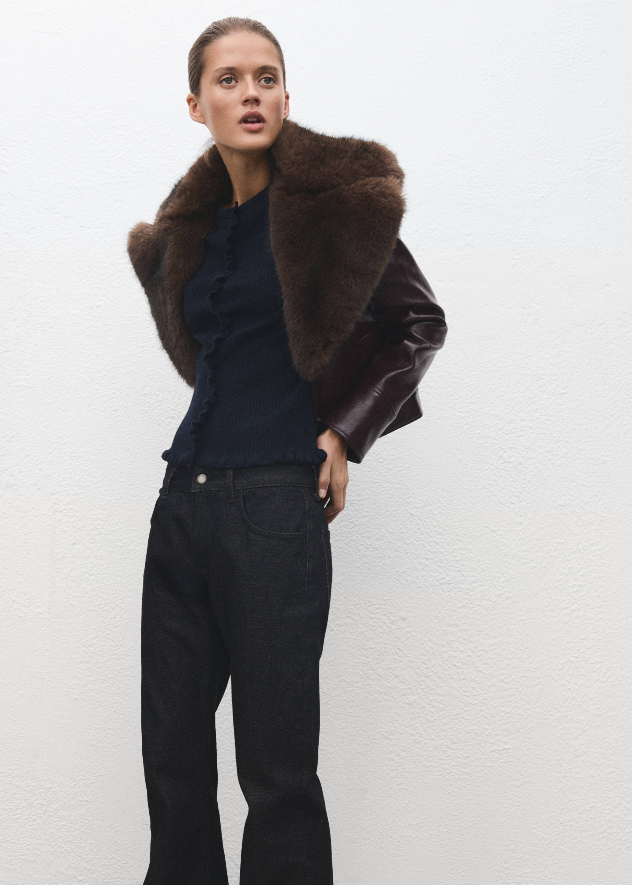 Scalloped edges cardigan - Details of the article 2, Navy. Ref: 17019122-00.