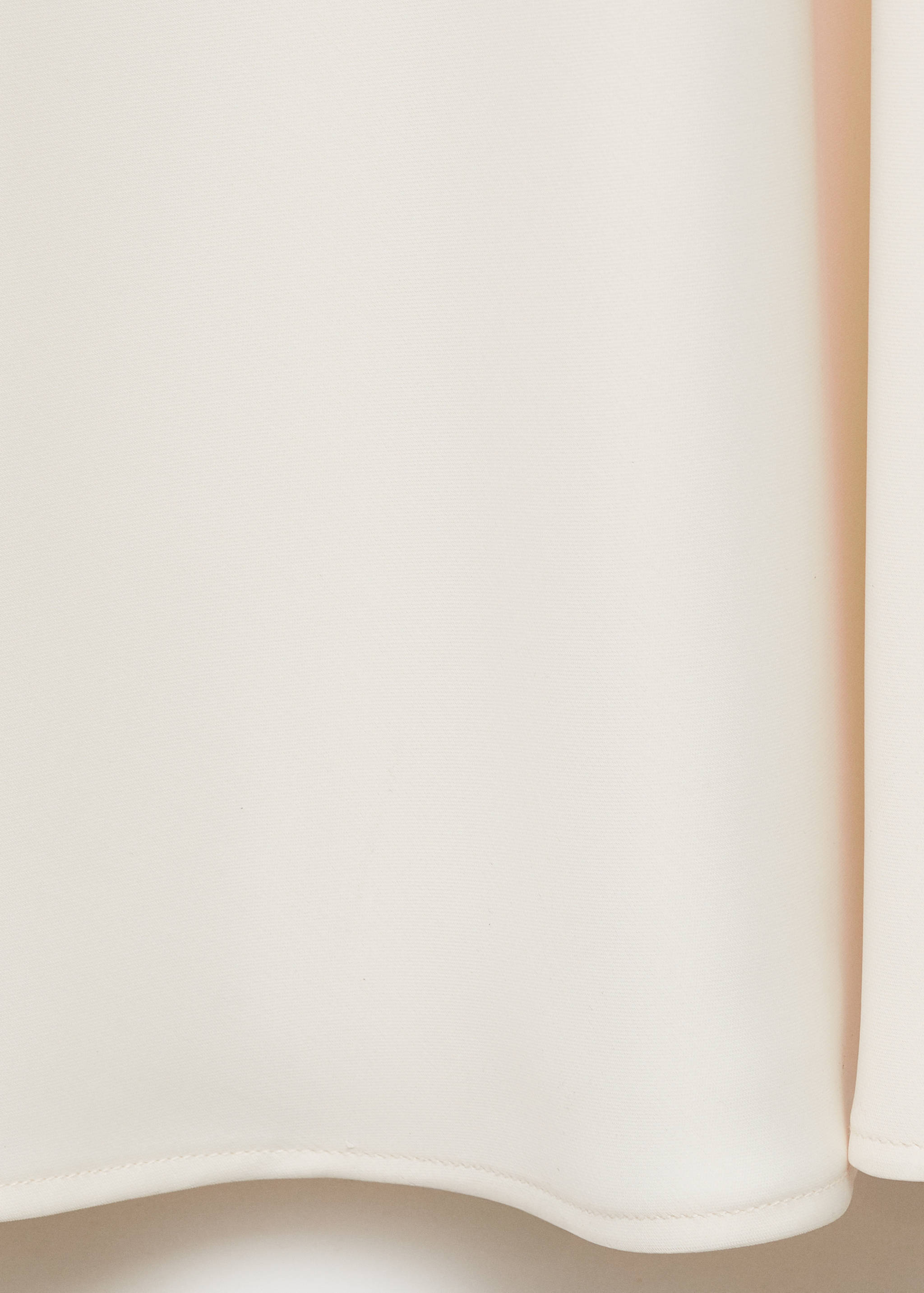 Satinerad klänning med slitsar på ärmarna - Detaljer om artikeln 0