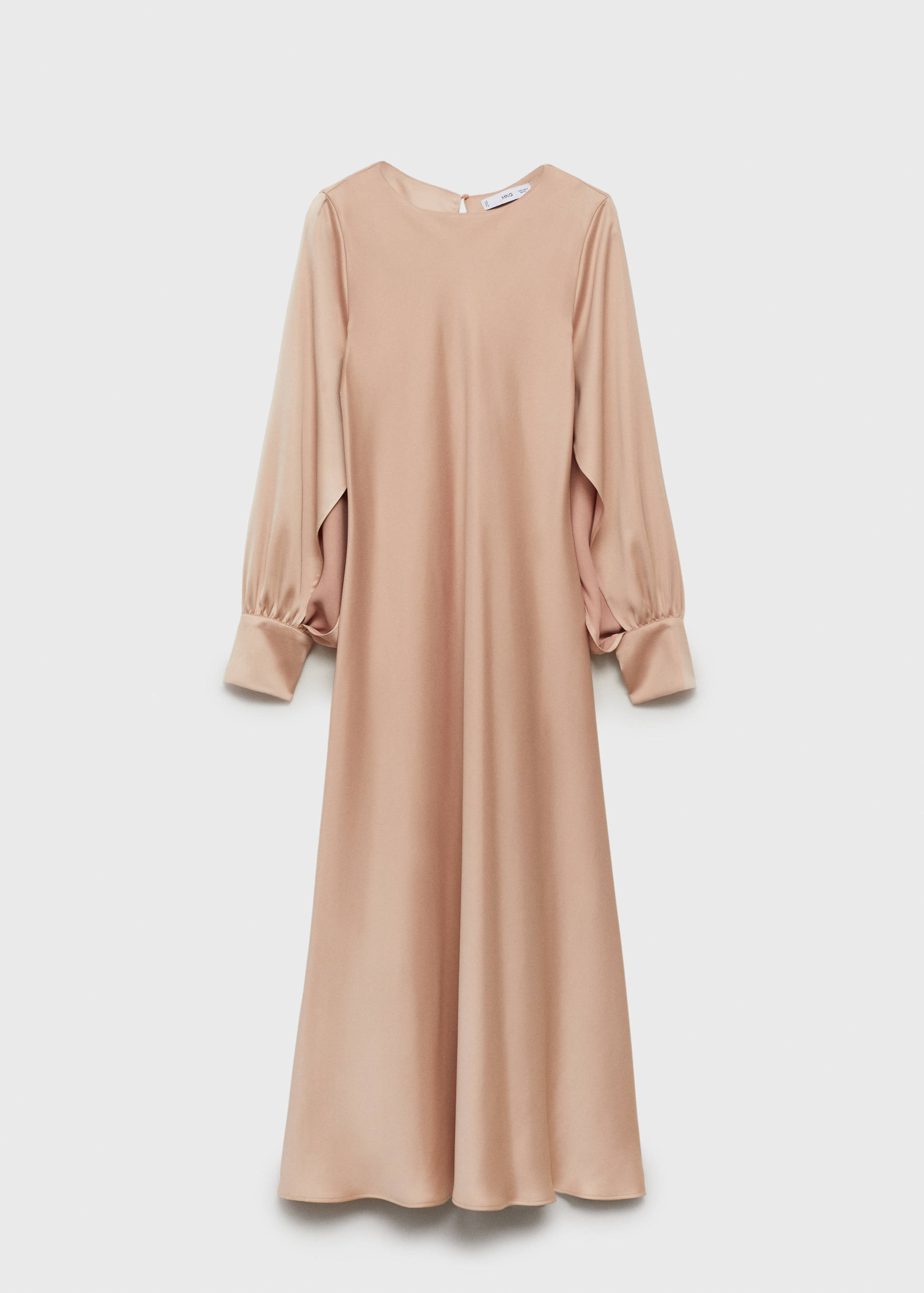 Satinerad klänning med slitsar på ärmarna - Artikel utan modell