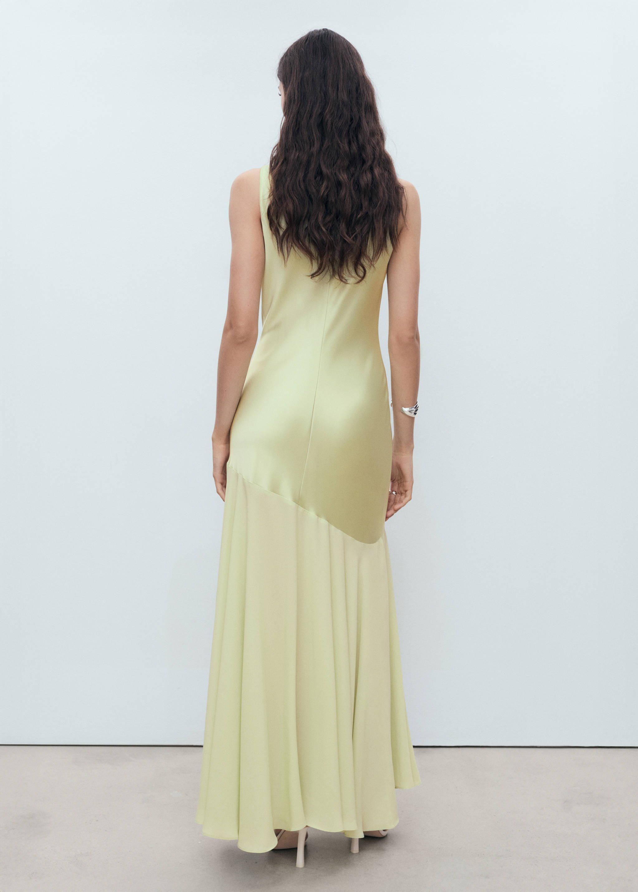 Combined dress with asymmetrical cut - Reverse of the article
