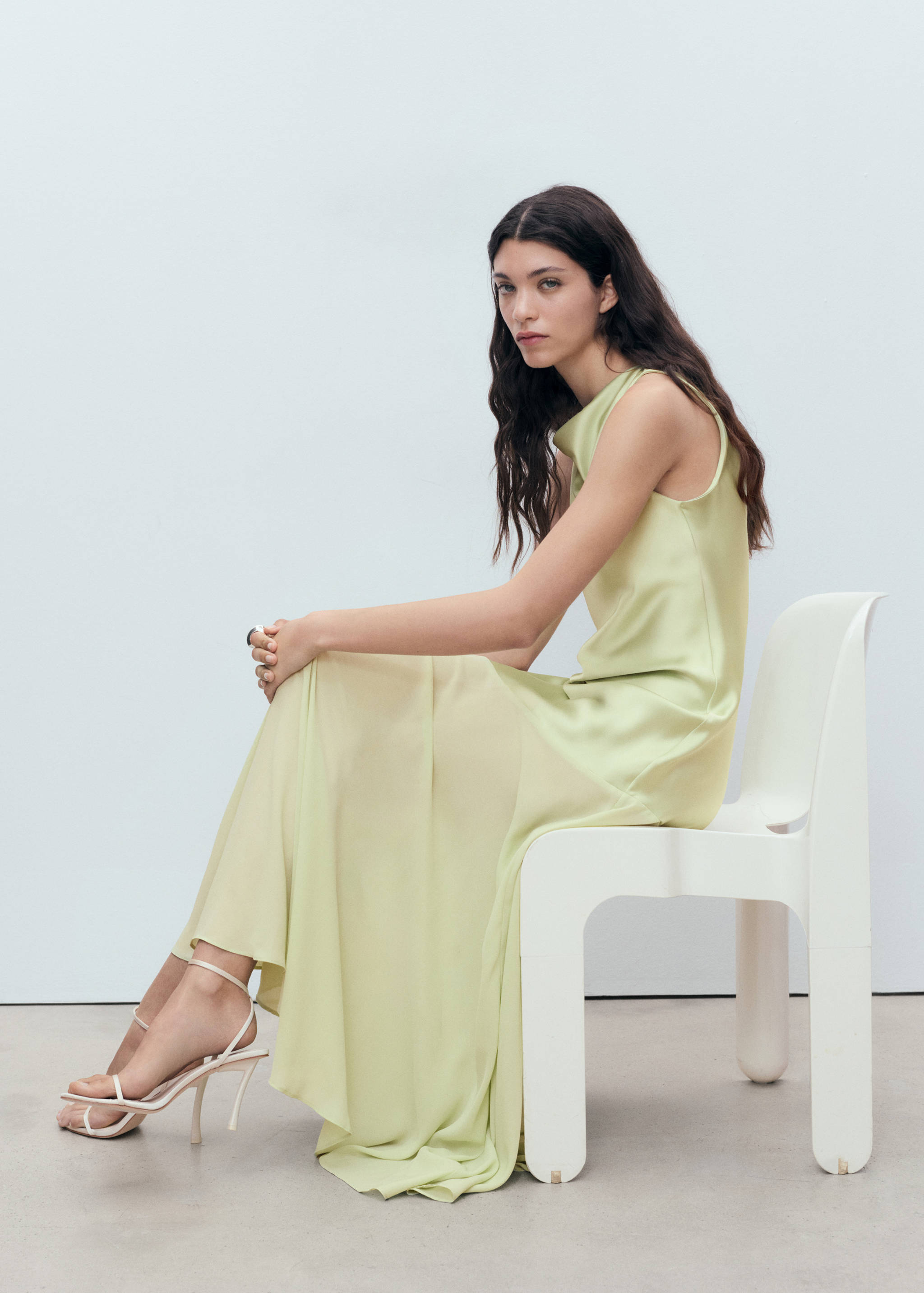 Combined dress with asymmetrical cut - Details of the article 2